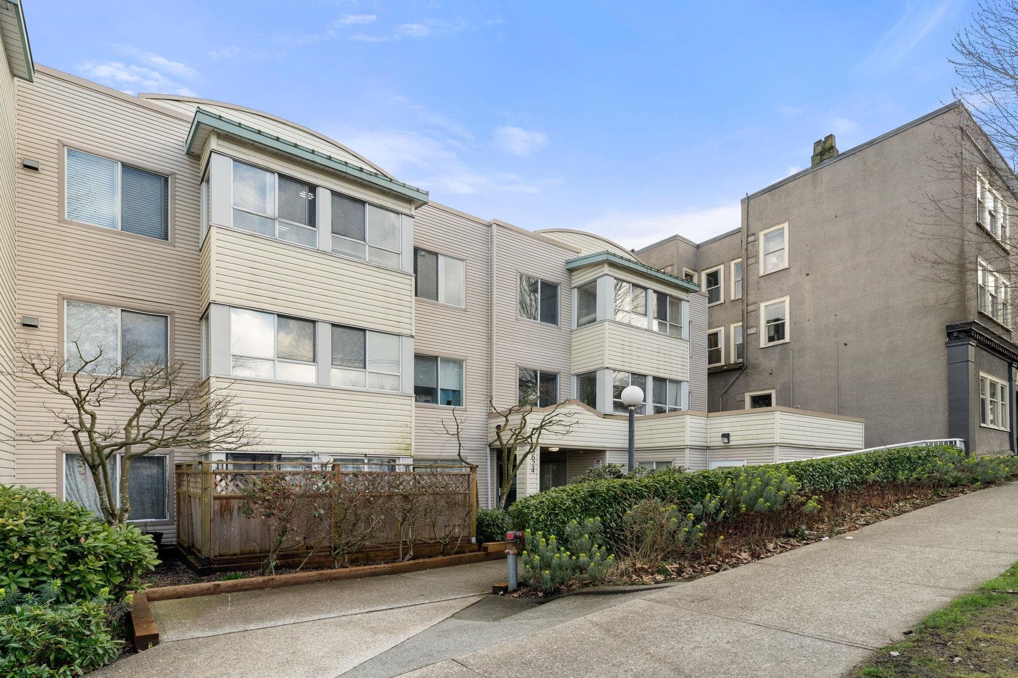 306 - 3624 Fraser Street, Vancouver, V5V 4C8 — photo 1