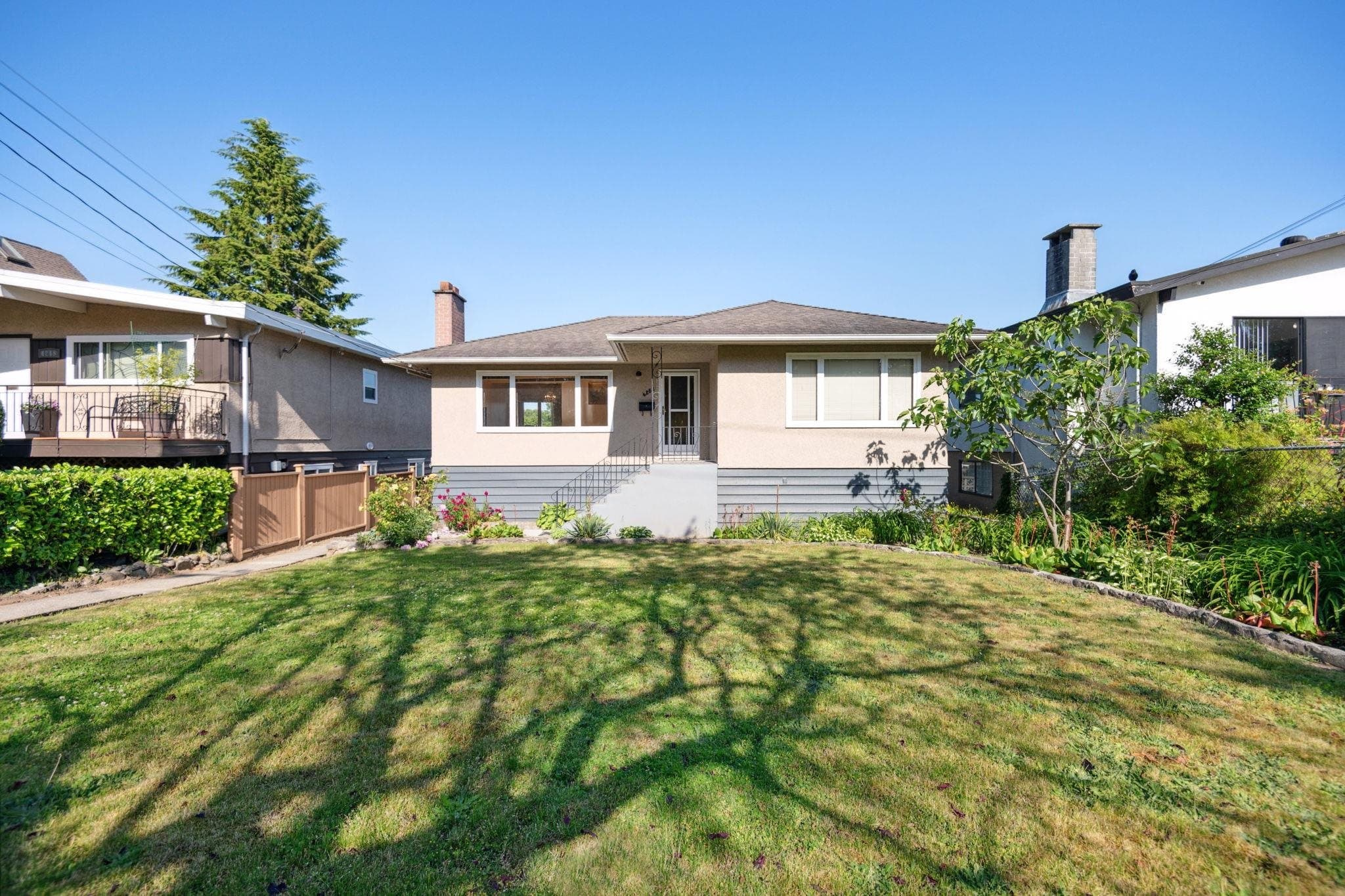 4262 Dumfries Street, Vancouver
