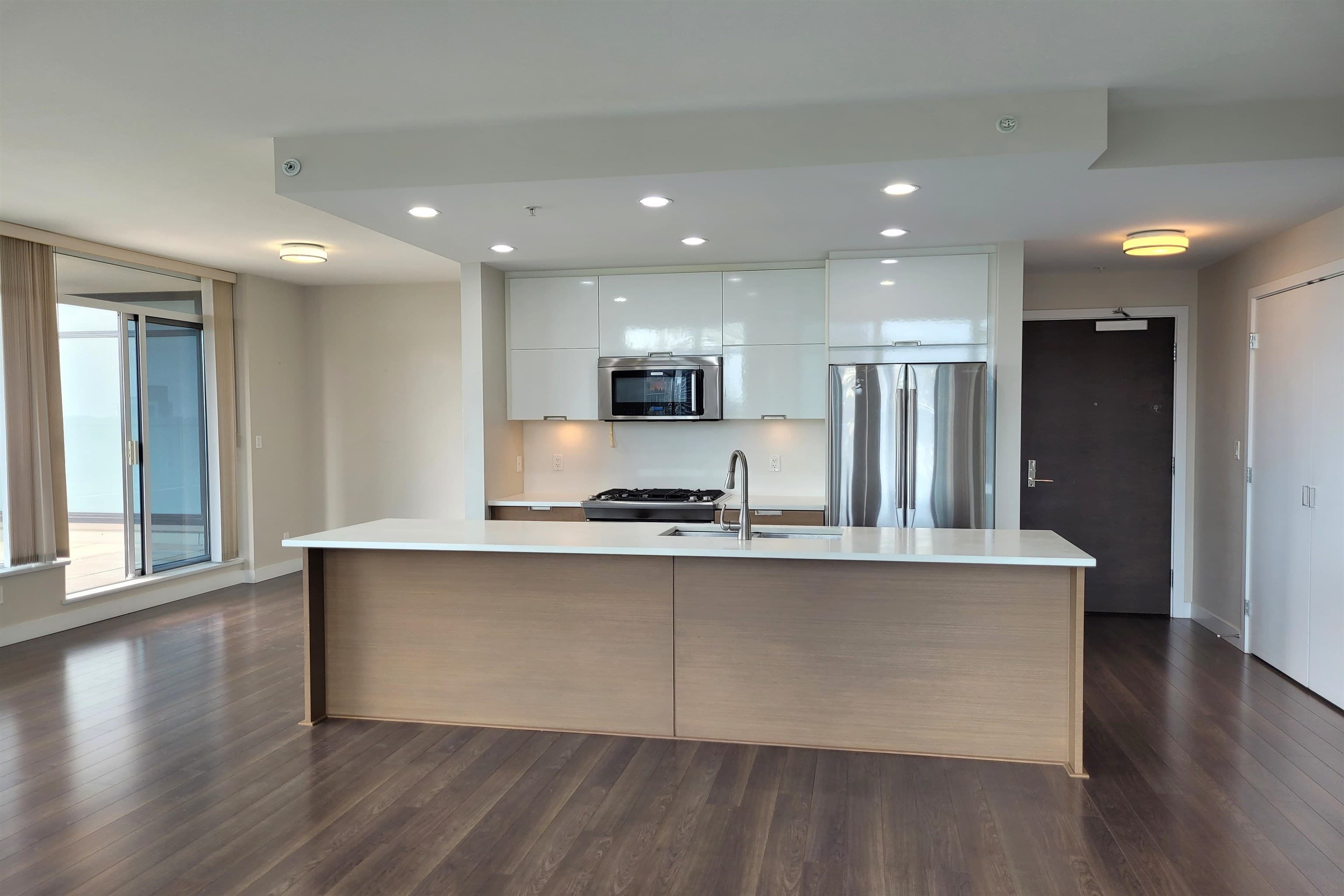 2302 - 2077 Rosser Avenue, Burnaby, V5C 0G6 — photo 2