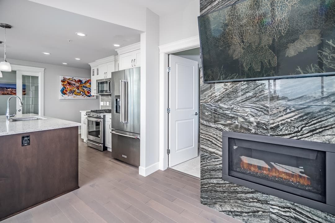 404 - 2180 Gladwin Road, Abbotsford, V2S 0H4 — photo 4