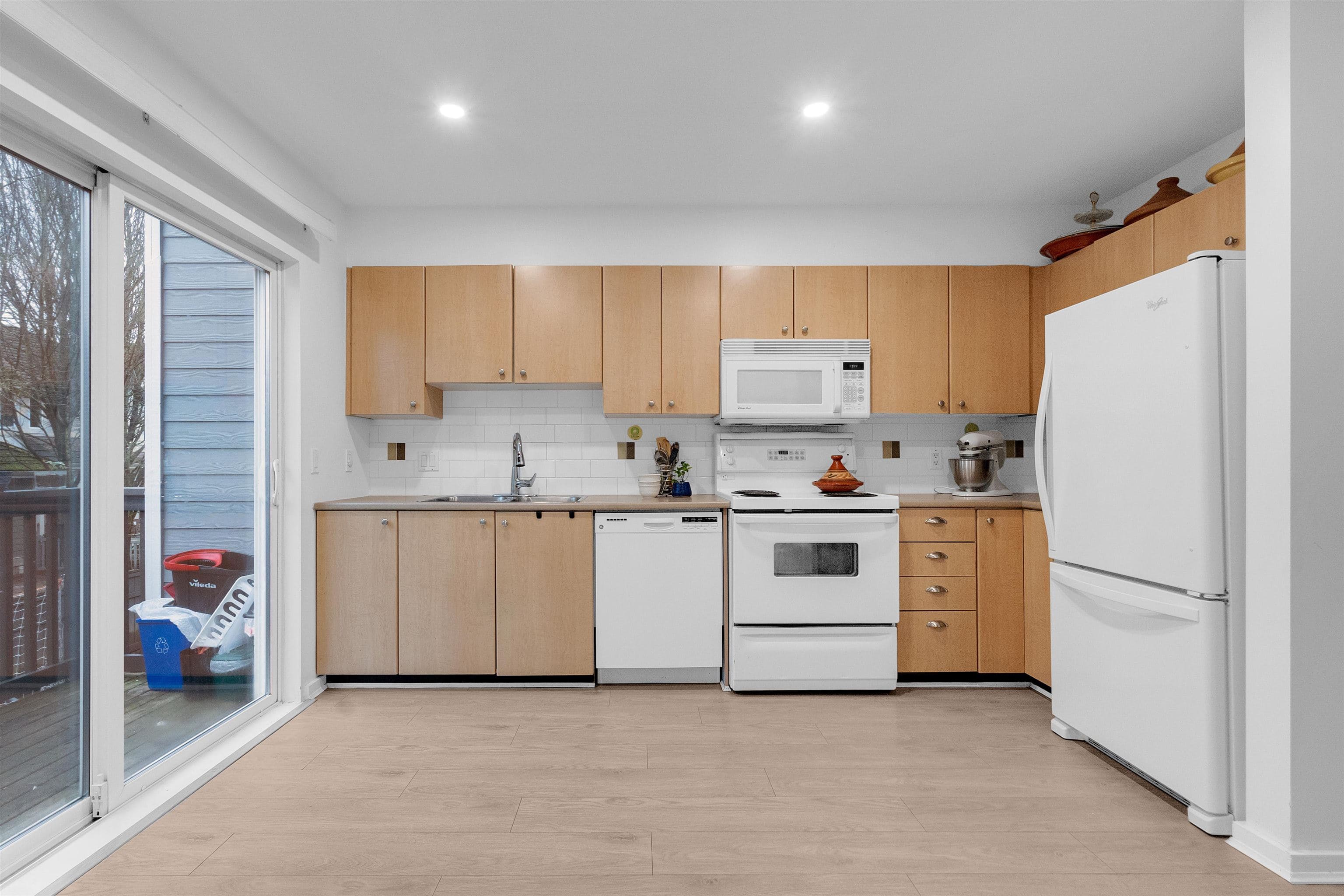 162 - 15236 36 Avenue, Surrey, V3Z 2B3 — photo 3
