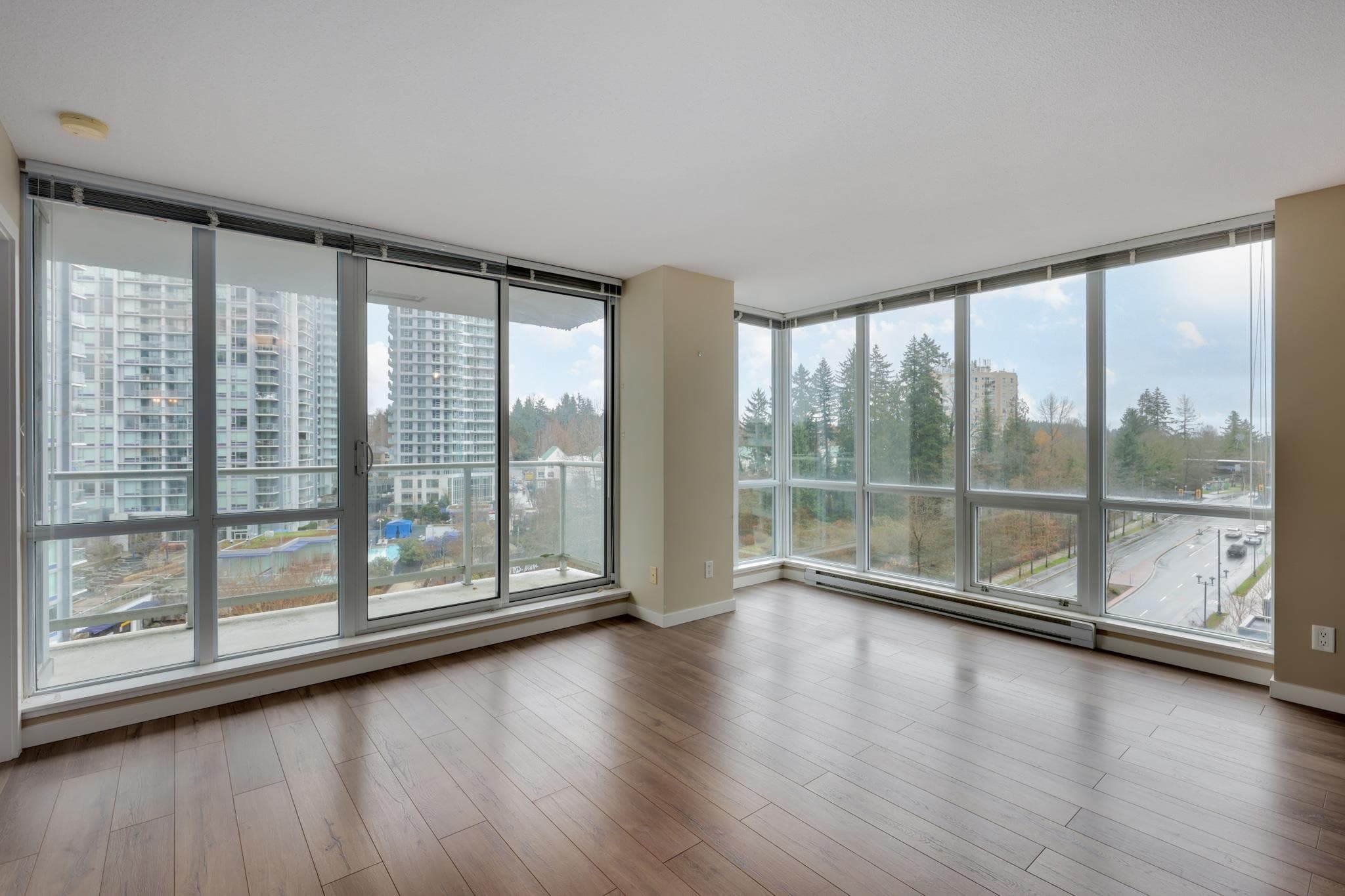 604 - 9981 Whalley Boulevard, Surrey, V3T 0G6 — photo 4