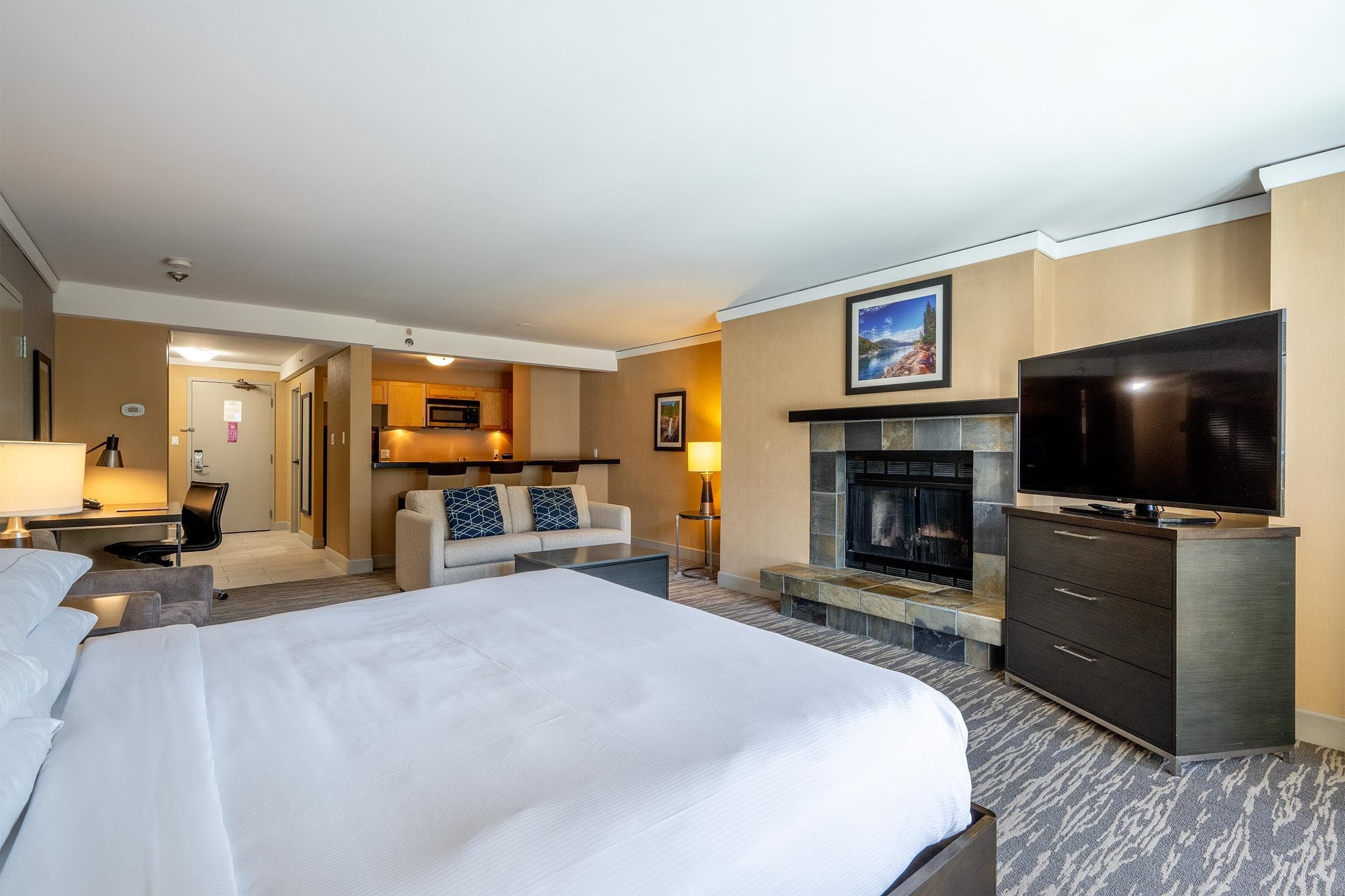 210/212 - 4050 Whistler Way, Whistler, V8E 1H9 — photo 2