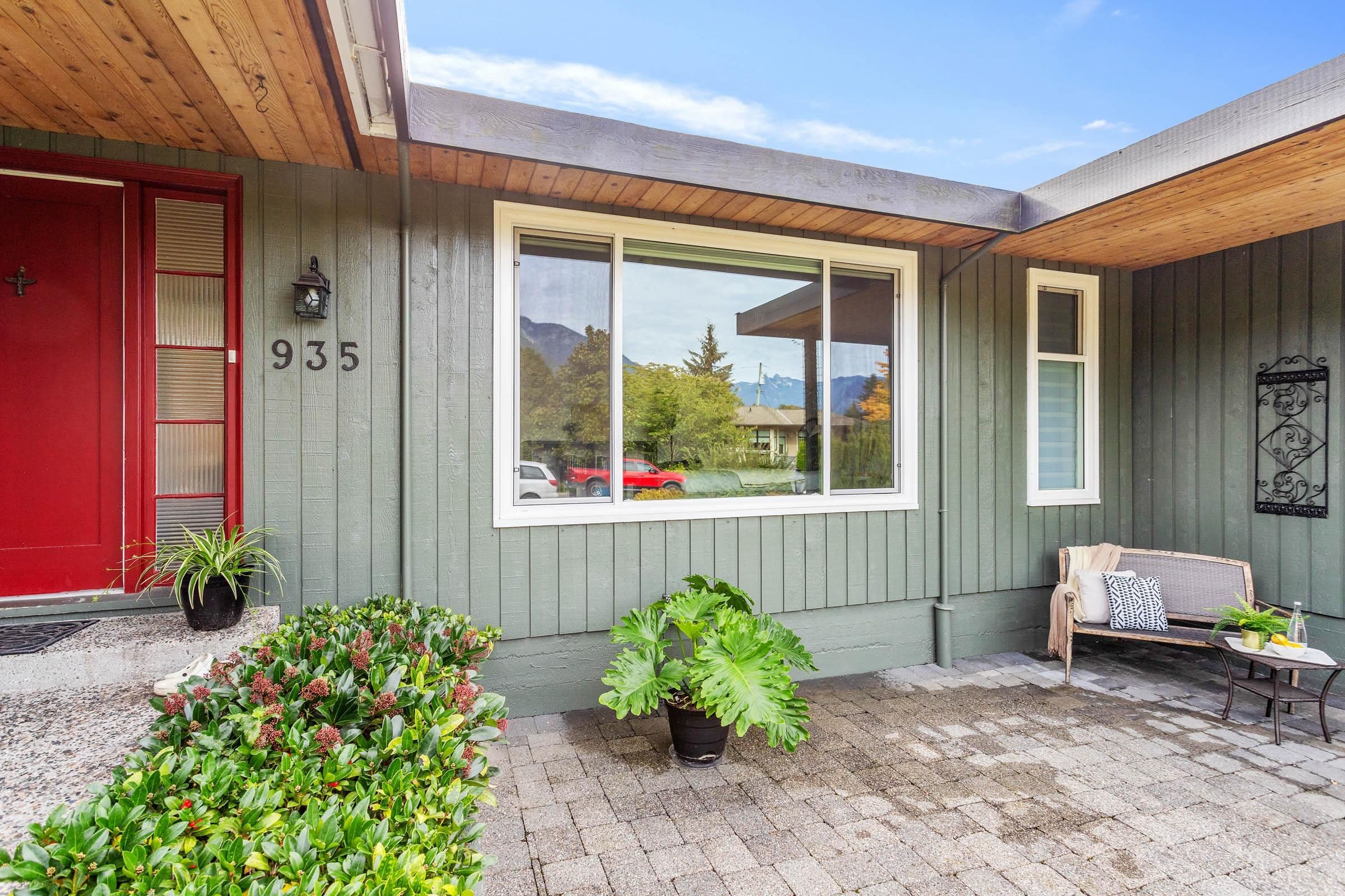935 Beaconsfield Road, North Vancouver, V7R 1S7 — photo 2