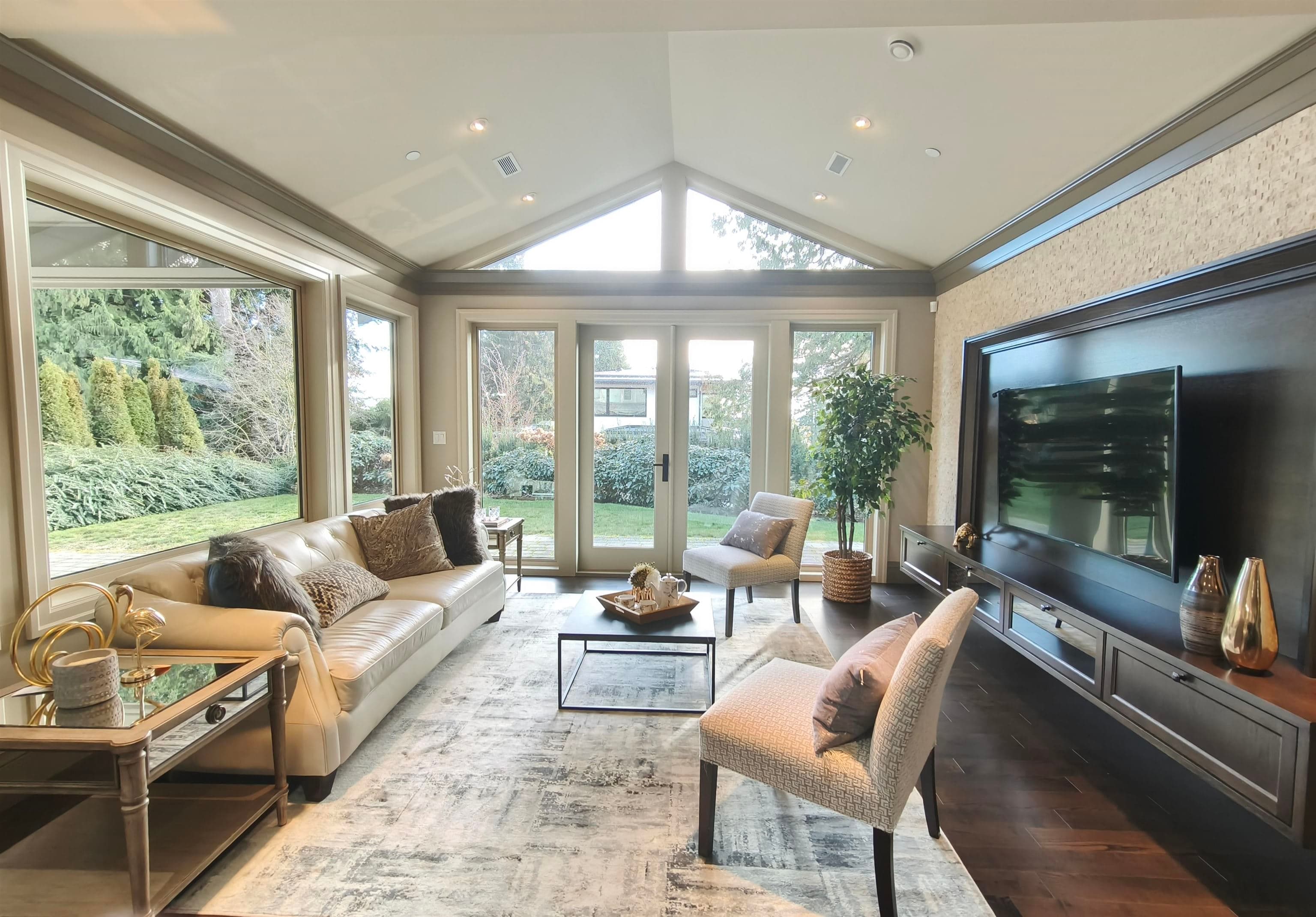 2566 Marine Drive, West Vancouver