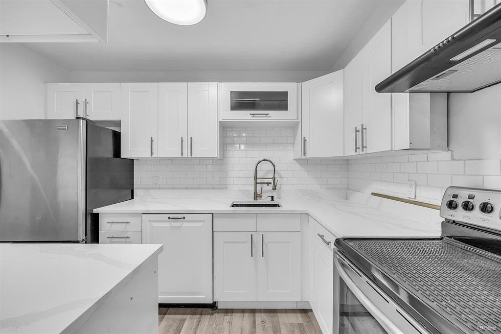 102 - 1555 Fir Street, White Rock, V4B 4B6 — photo 4