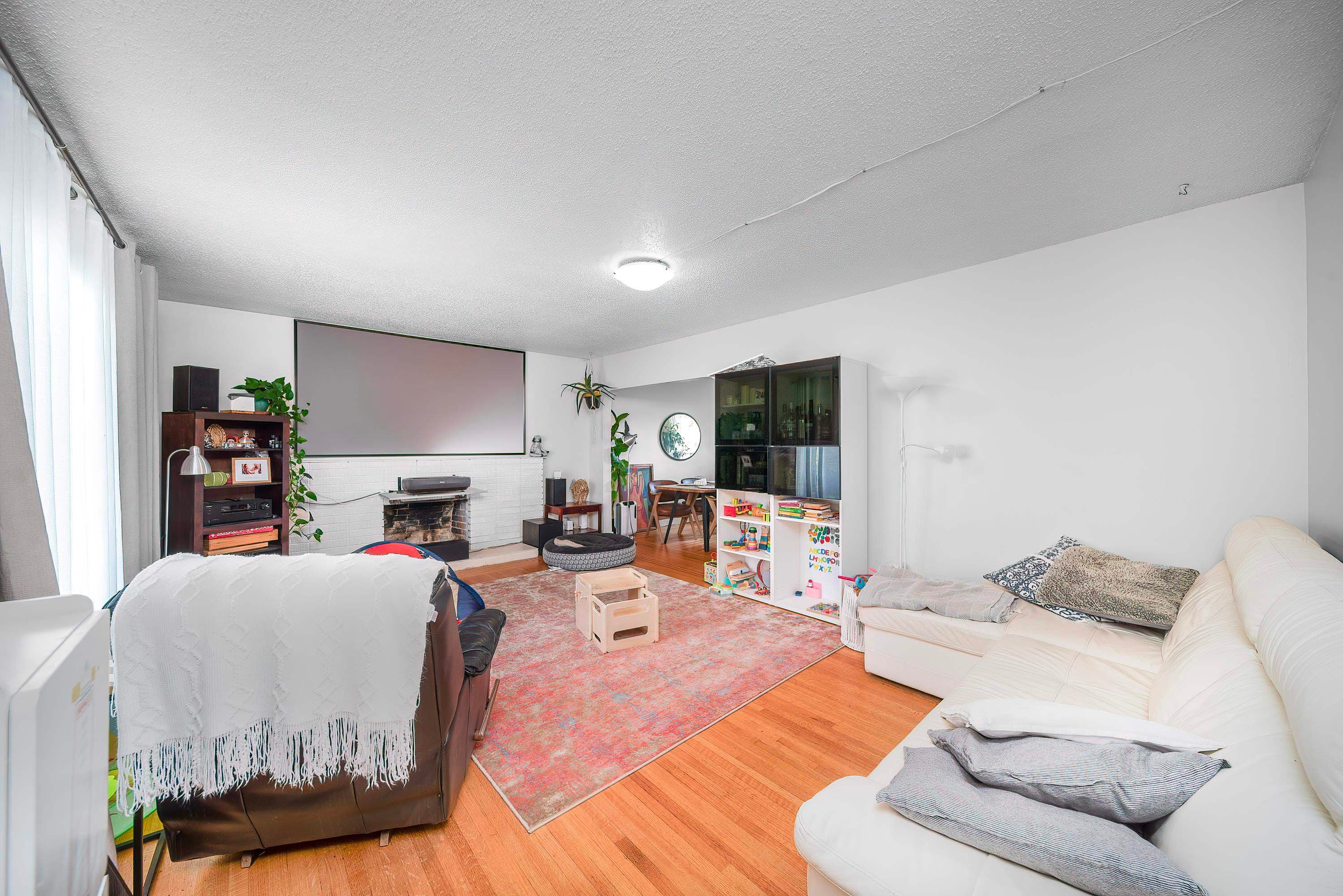 4516 Parker Street, Burnaby, V5C 3C9 — photo 2