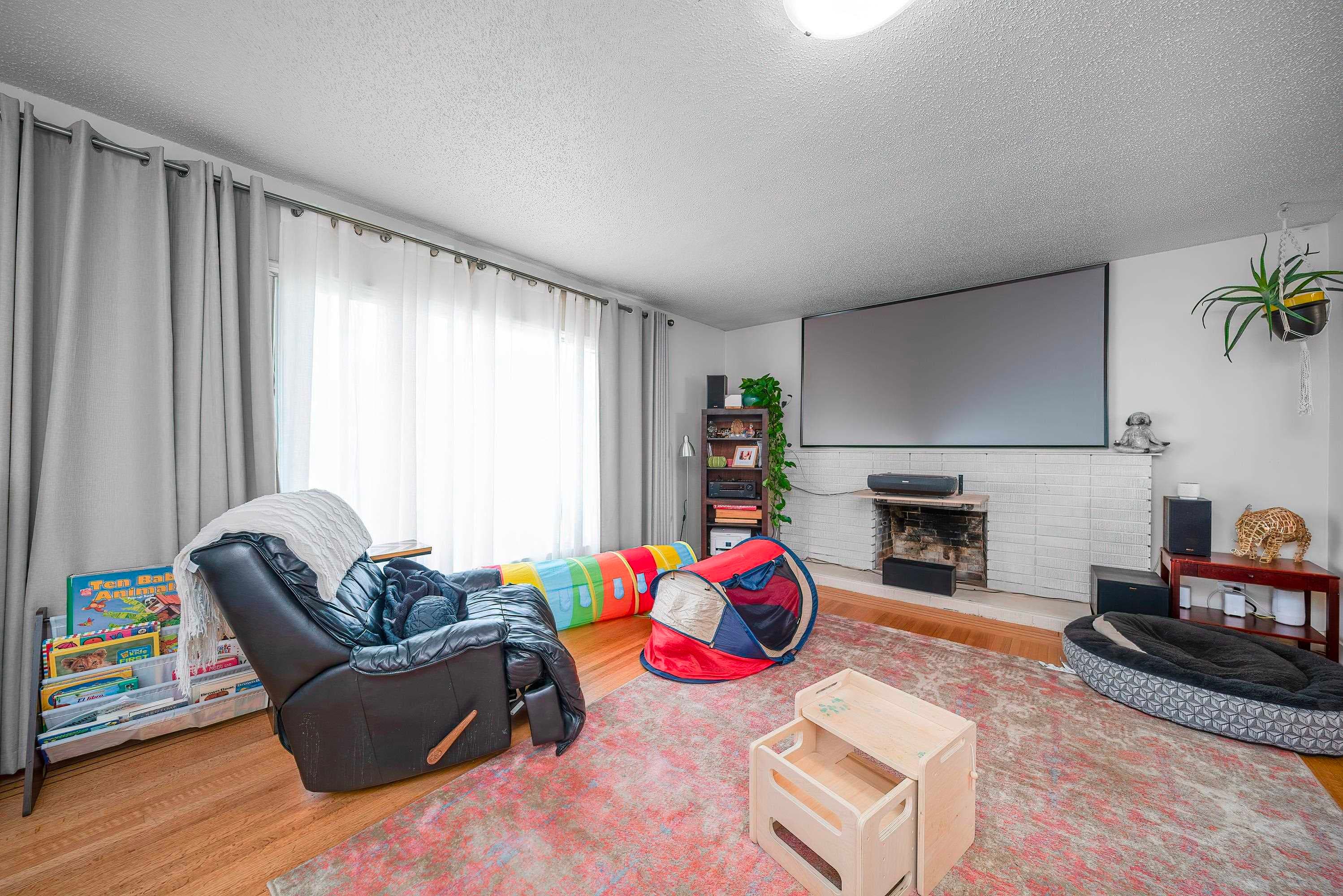 4516 Parker Street, Burnaby, V5C 3C9 — photo 4