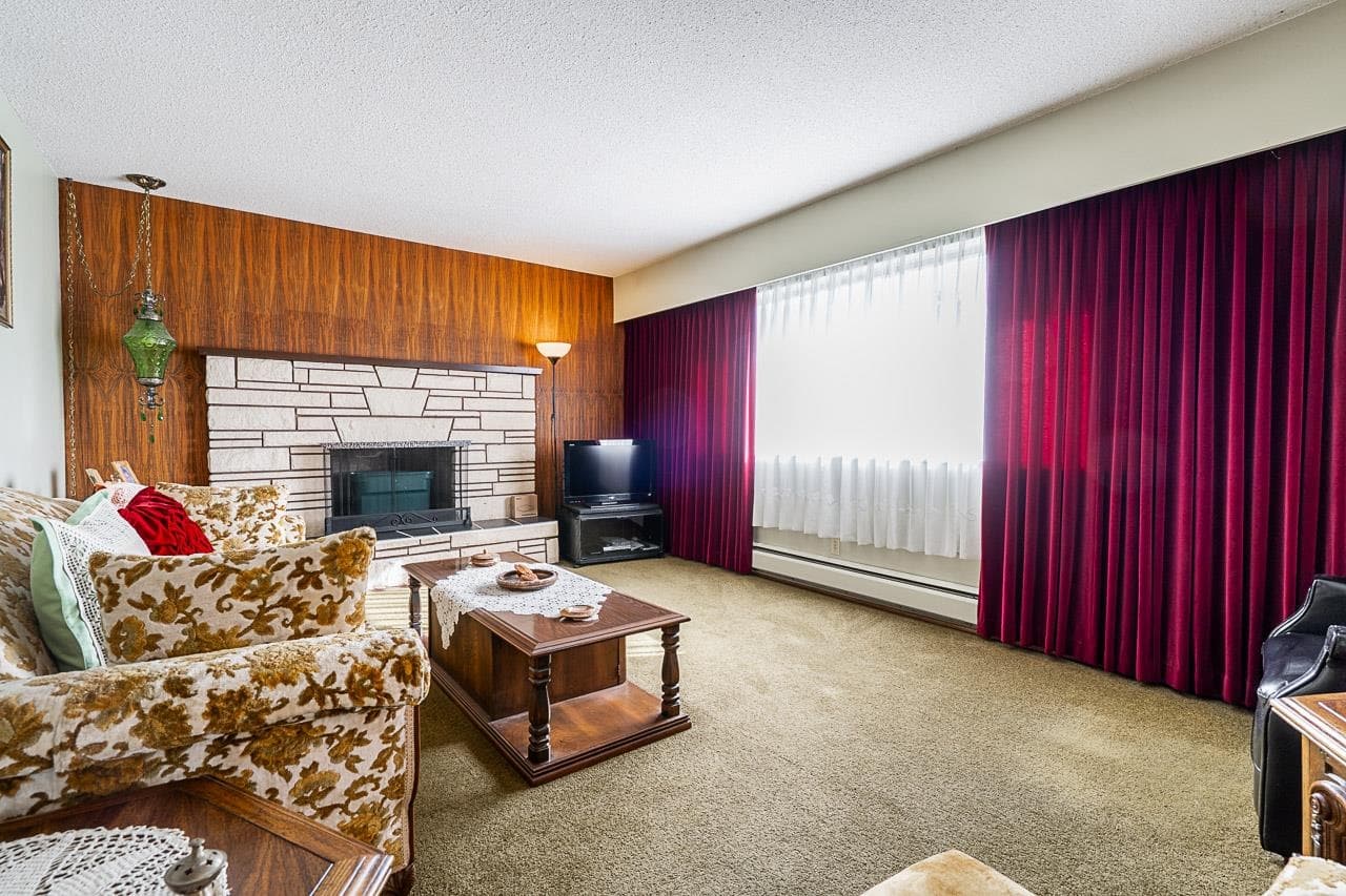 1415 Salsbury Drive, Vancouver, V5L 4B5 — photo 2