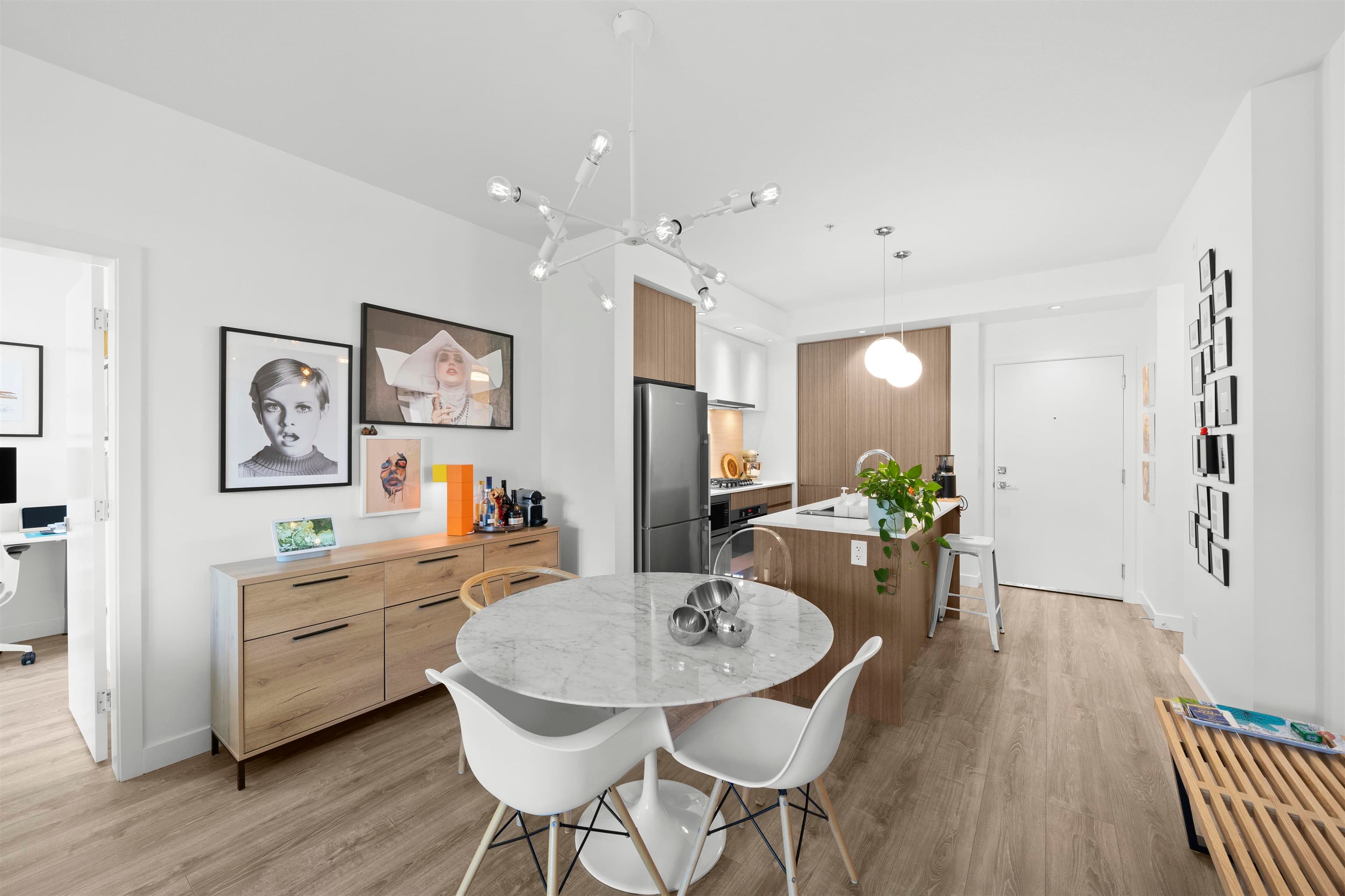203 - 516 Foster Avenue, Coquitlam, V3J 0H8 — photo 3