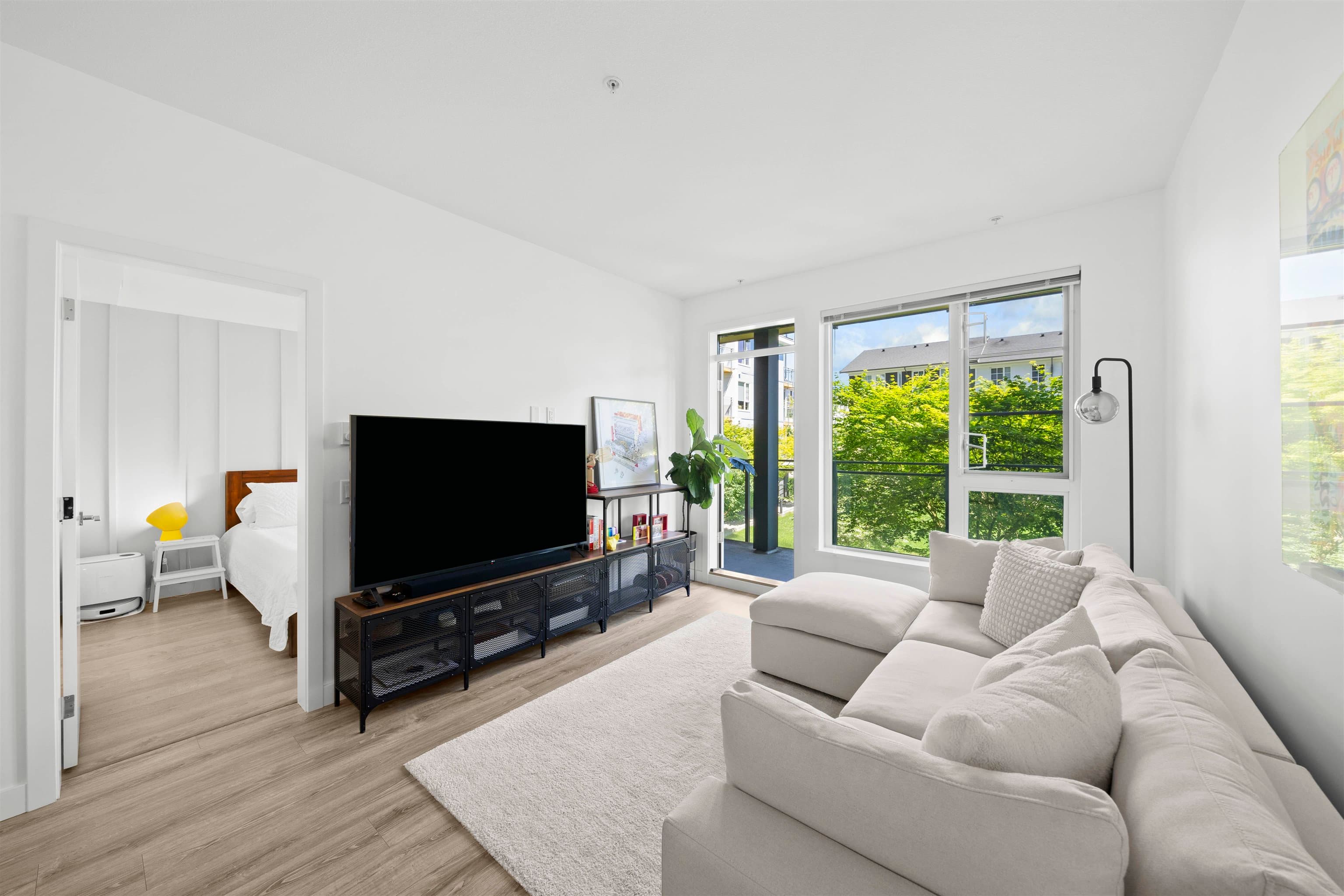 203 - 516 Foster Avenue, Coquitlam, V3J 0H8 — photo 5
