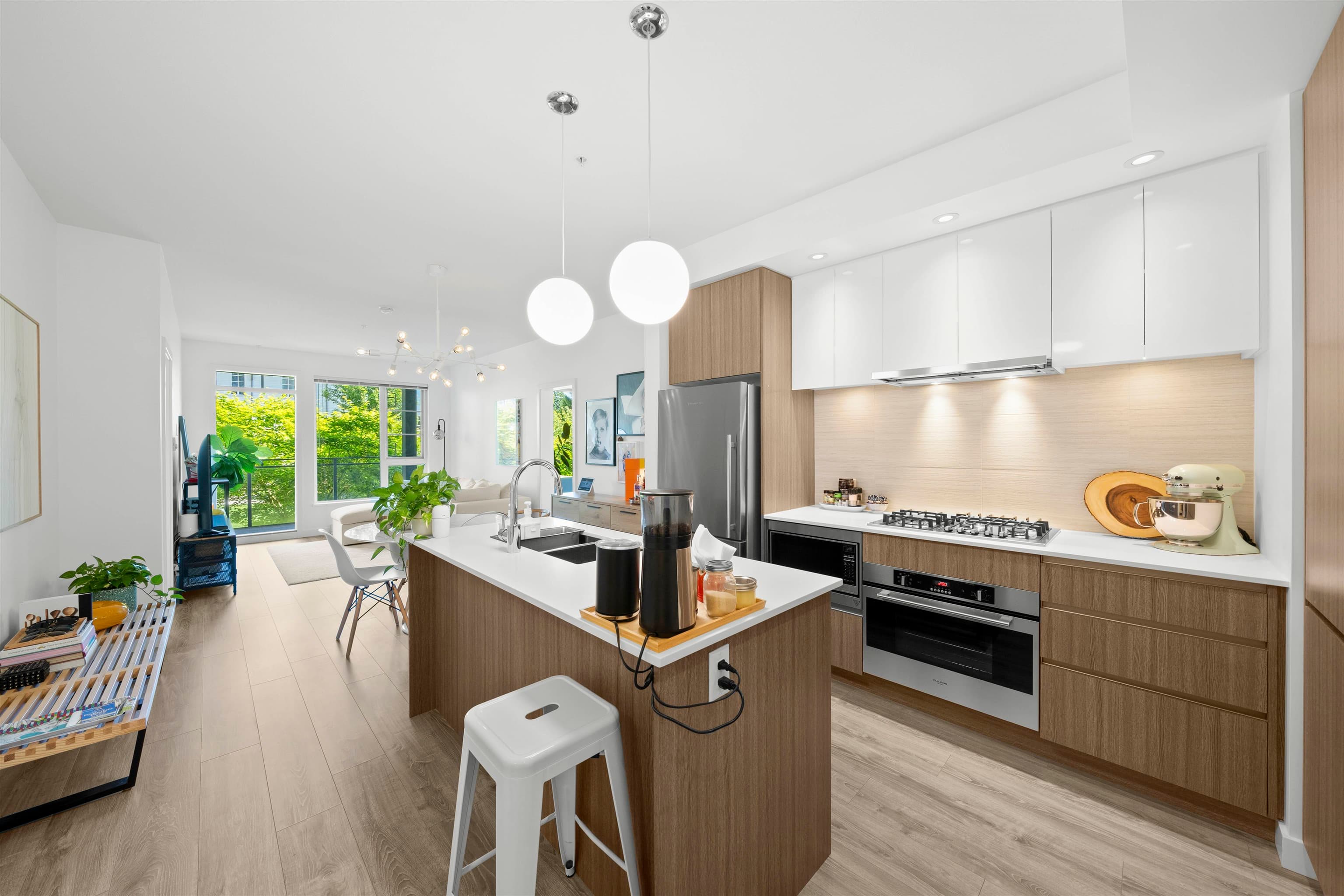 203 - 516 Foster Avenue, Coquitlam, V3J 0H8 — photo 4