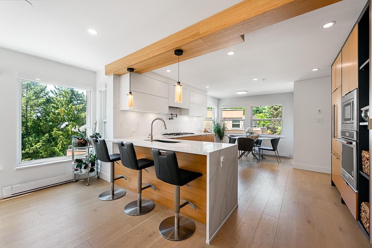 11 - 2425 Edgemont Boulevard, North Vancouver, V7P 2L2 — photo 2