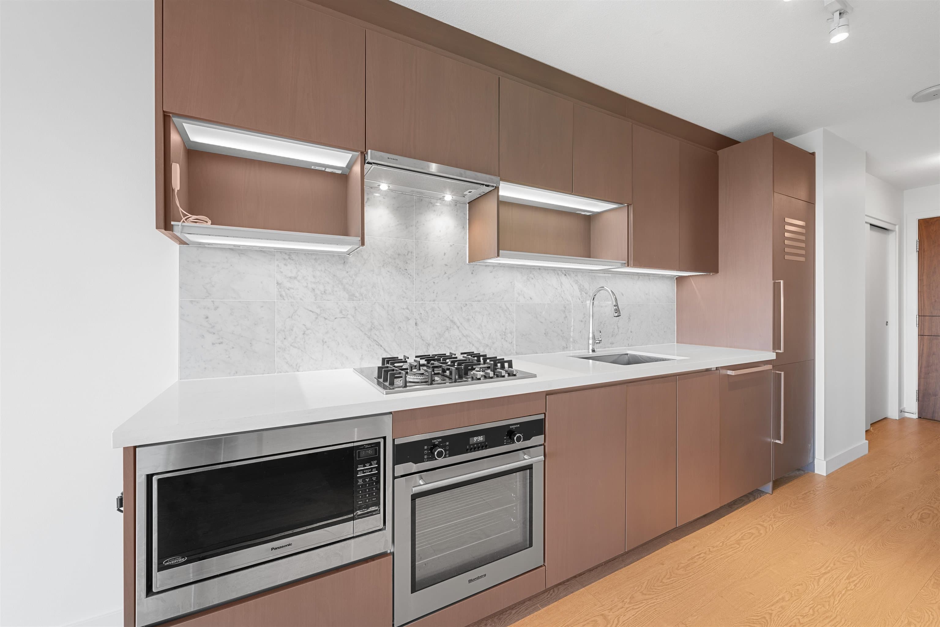 1111 - 13750 100 Avenue, Surrey, V3T 0L3 — photo 2