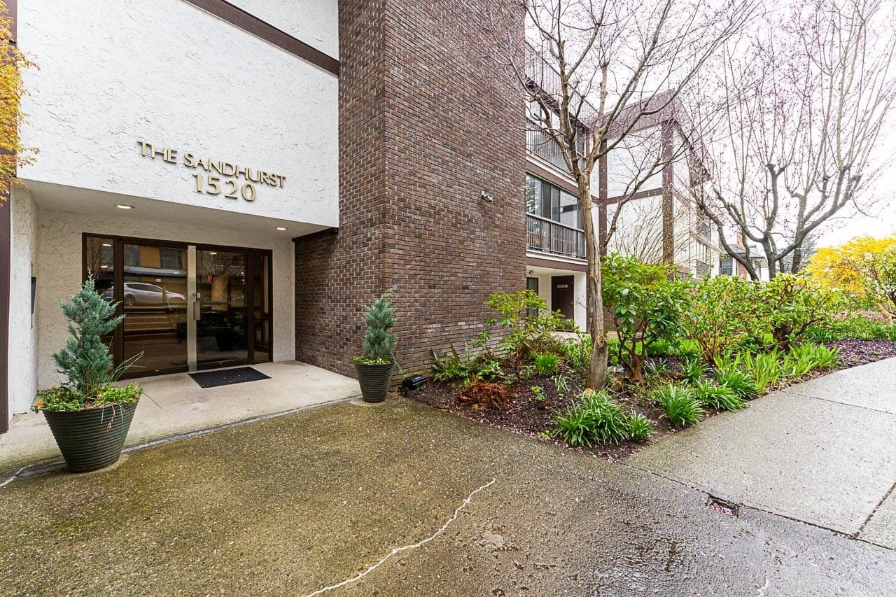202 - 1520 Vidal Street, White Rock, V4B 3T7 — photo 1