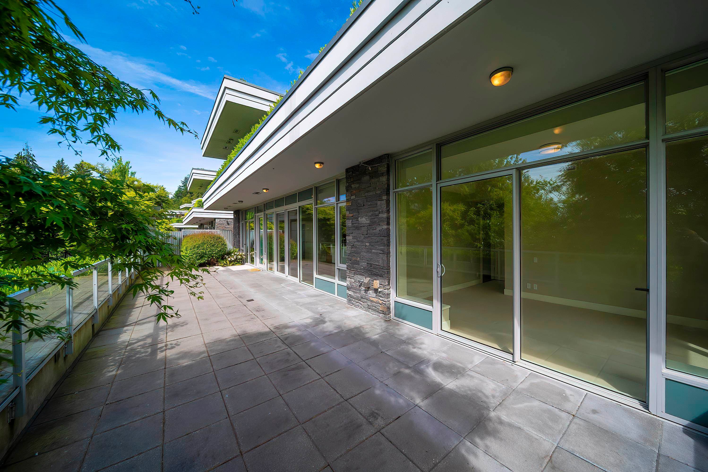 102 - 908 Keith Road, West Vancouver, V7T 1M3 — photo 4