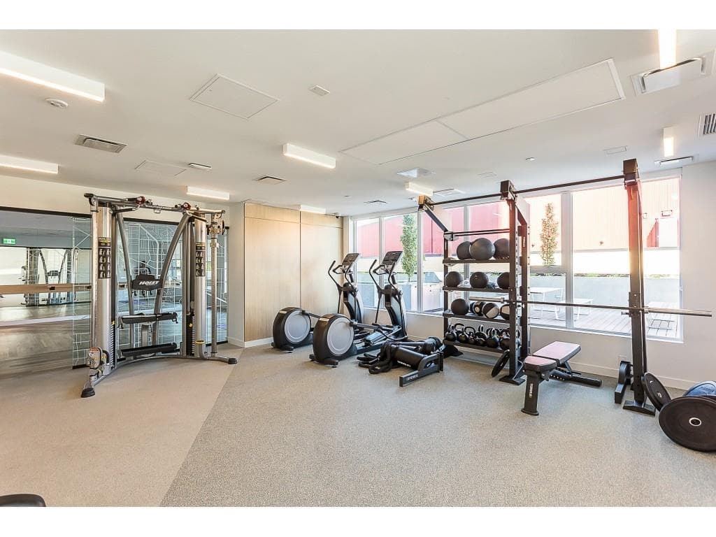 21FL - 13745 George Junction, Surrey, V3T 0P8 — photo 2