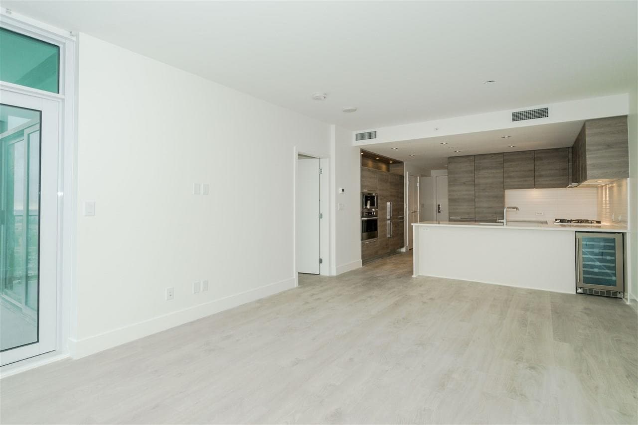 1907 - 7388 Kingsway, Burnaby, V3N 0G9 — photo 4