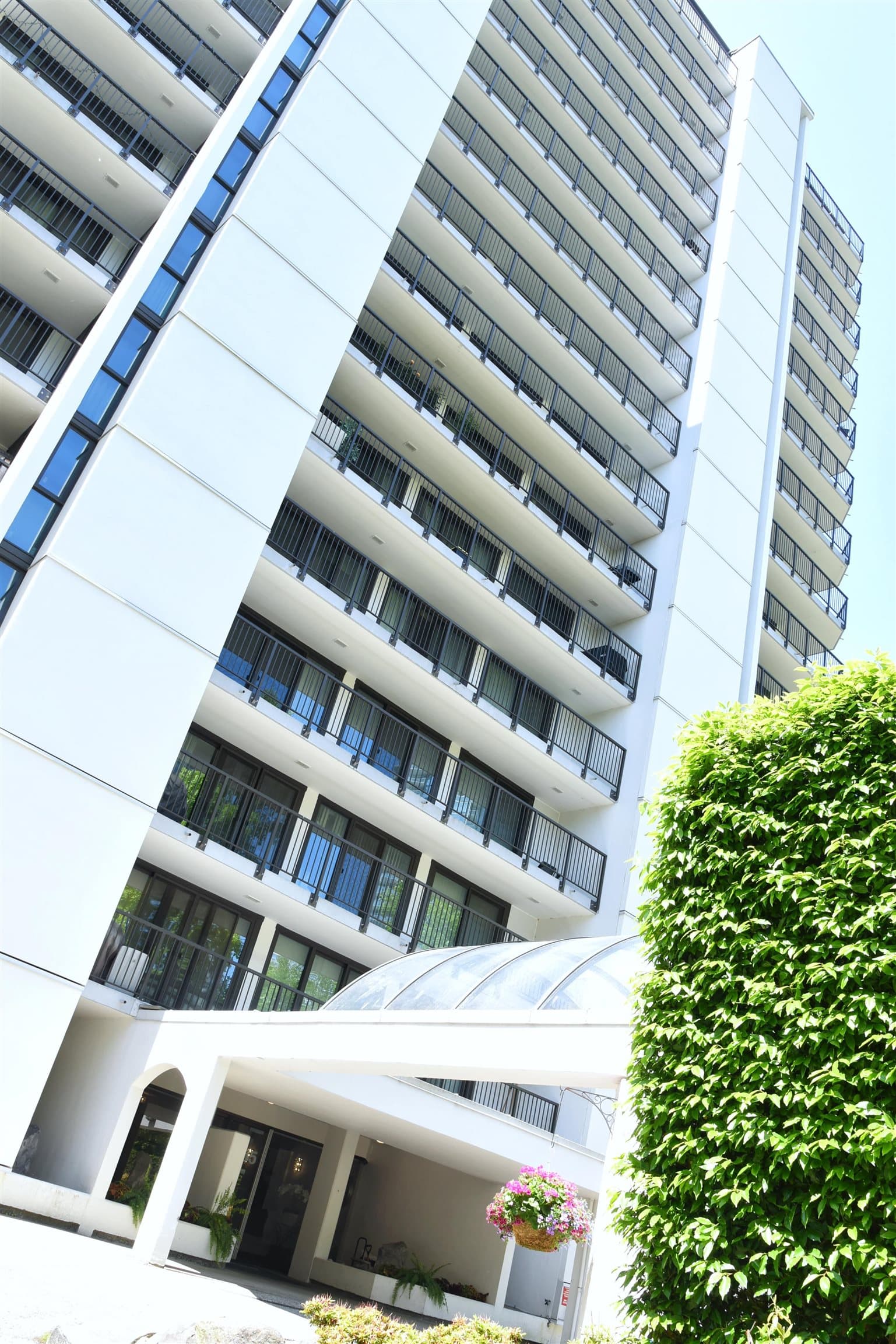 204 - 6455 Willingdon Avenue, Burnaby, V5H 4E4 — photo 1