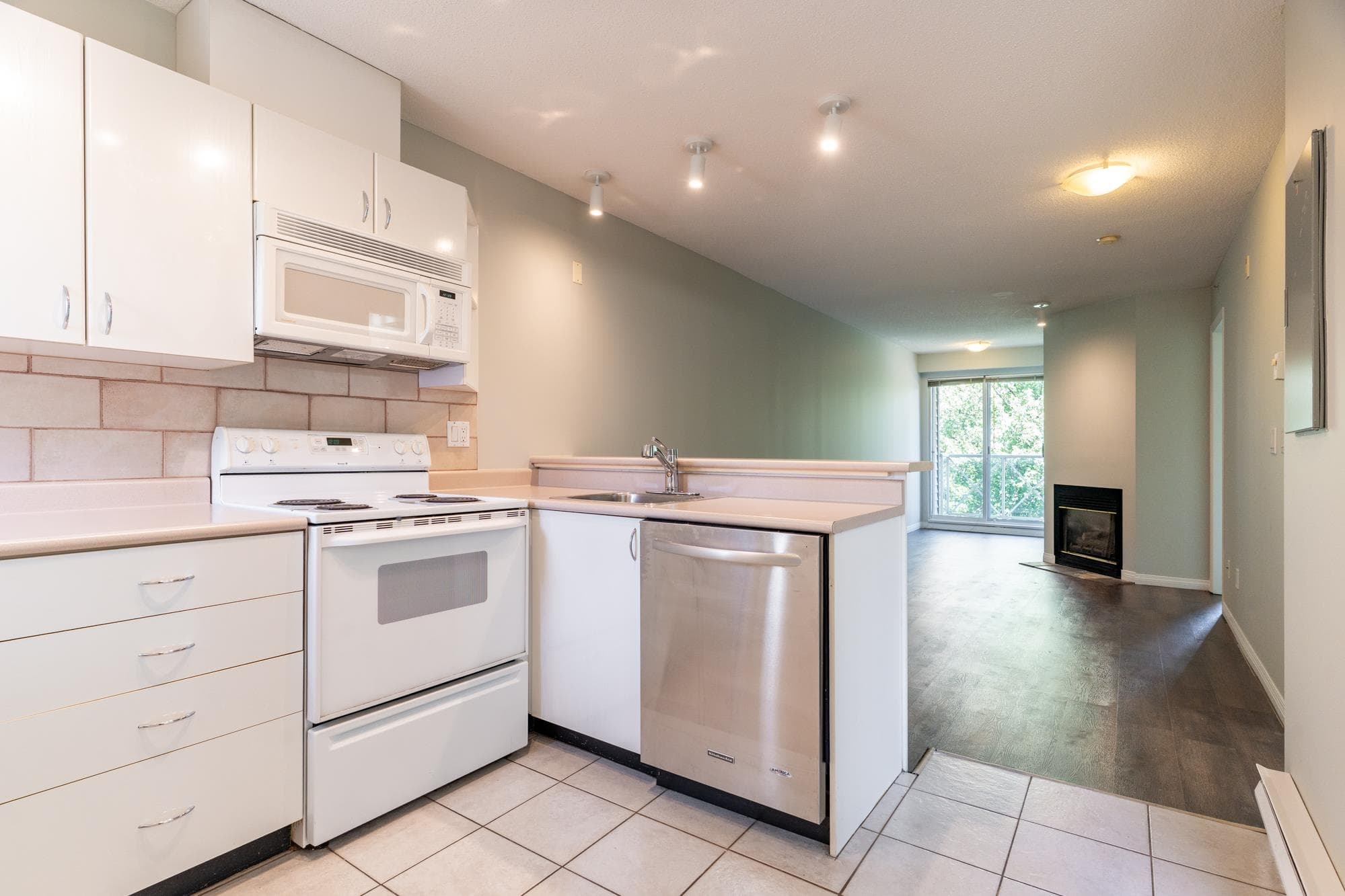 404 - 528 Rochester Avenue, Coquitlam, V3K 2T9 — photo 3