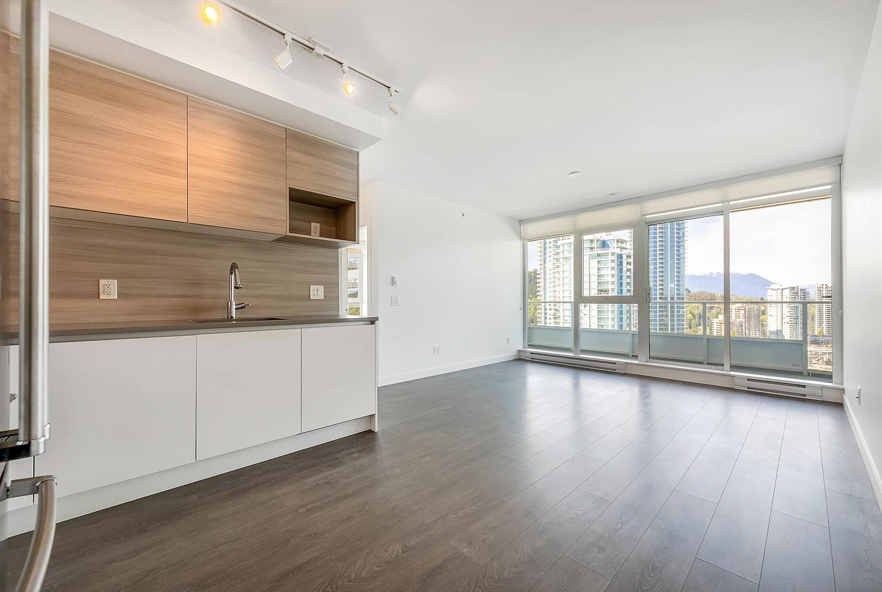 2204 - 525 Foster Avenue, Coquitlam, V3J 0H6 — photo 3