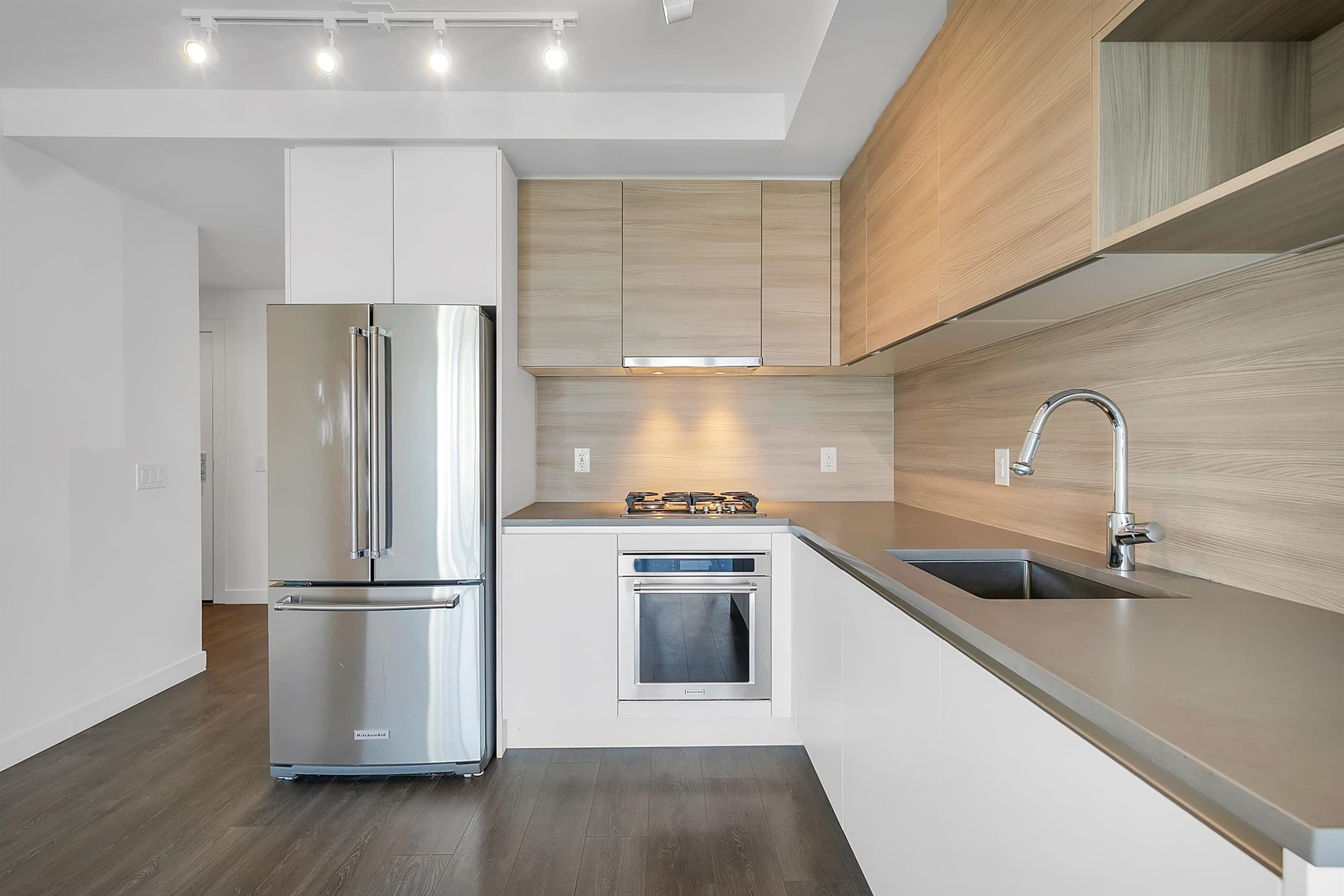 2204 - 525 Foster Avenue, Coquitlam, V3J 0H6 — photo 5