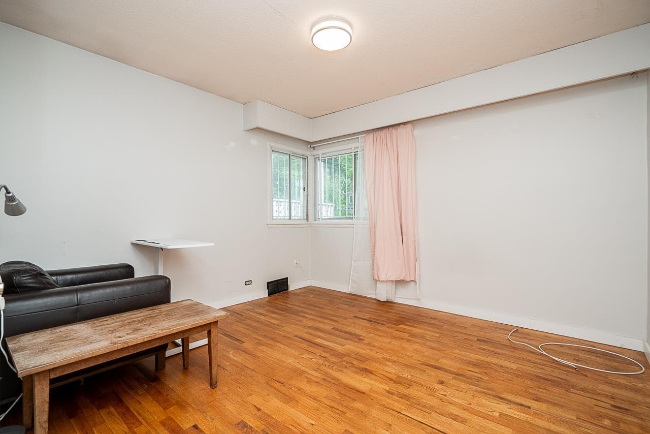 3584 Gladstone Street, Vancouver, V5N 4Y7 — photo 4