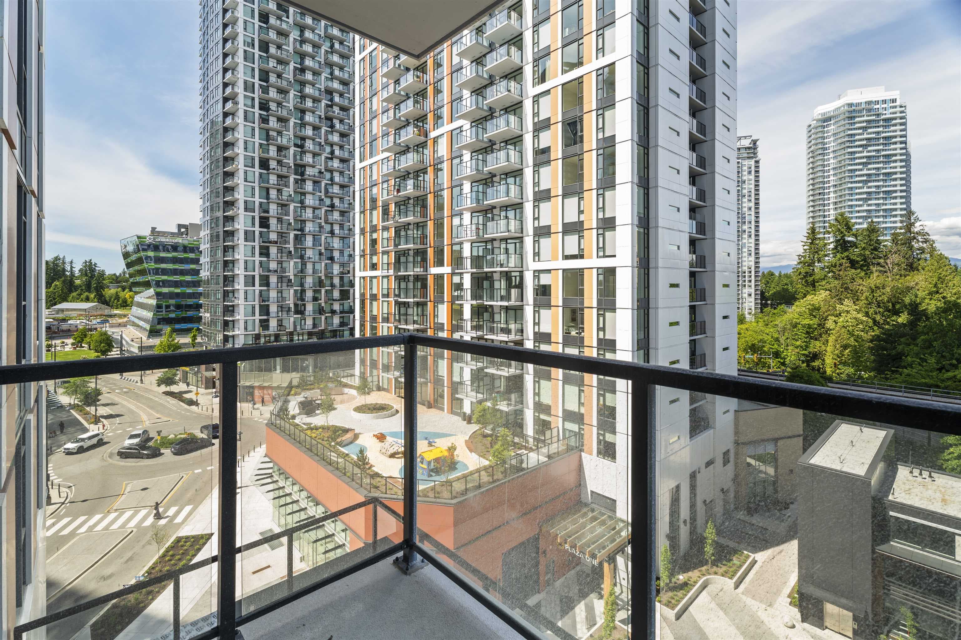 505 - 13745 George Junction, Surrey, V3T 0V8 — photo 2