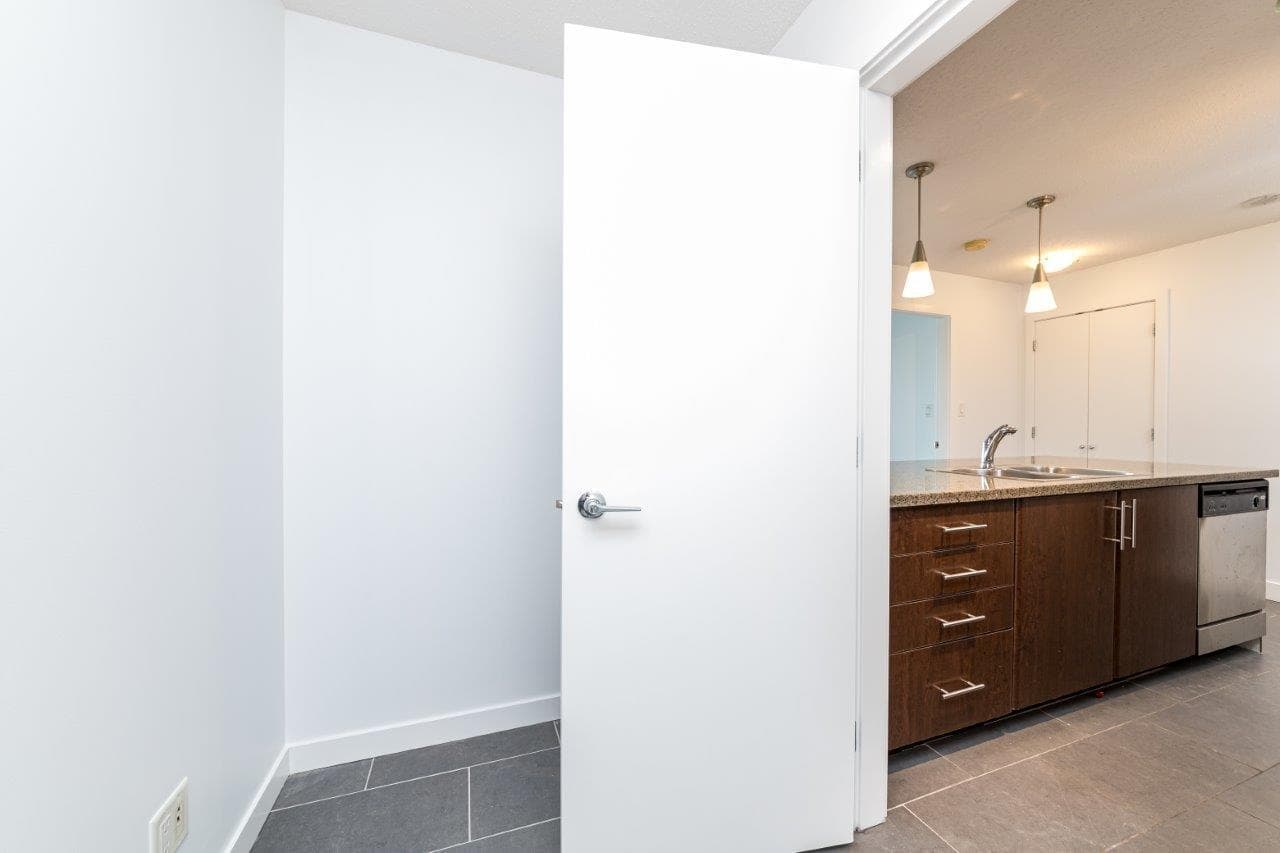 901 - 58 Keefer Place, Vancouver, V6B 0B8 — photo 3