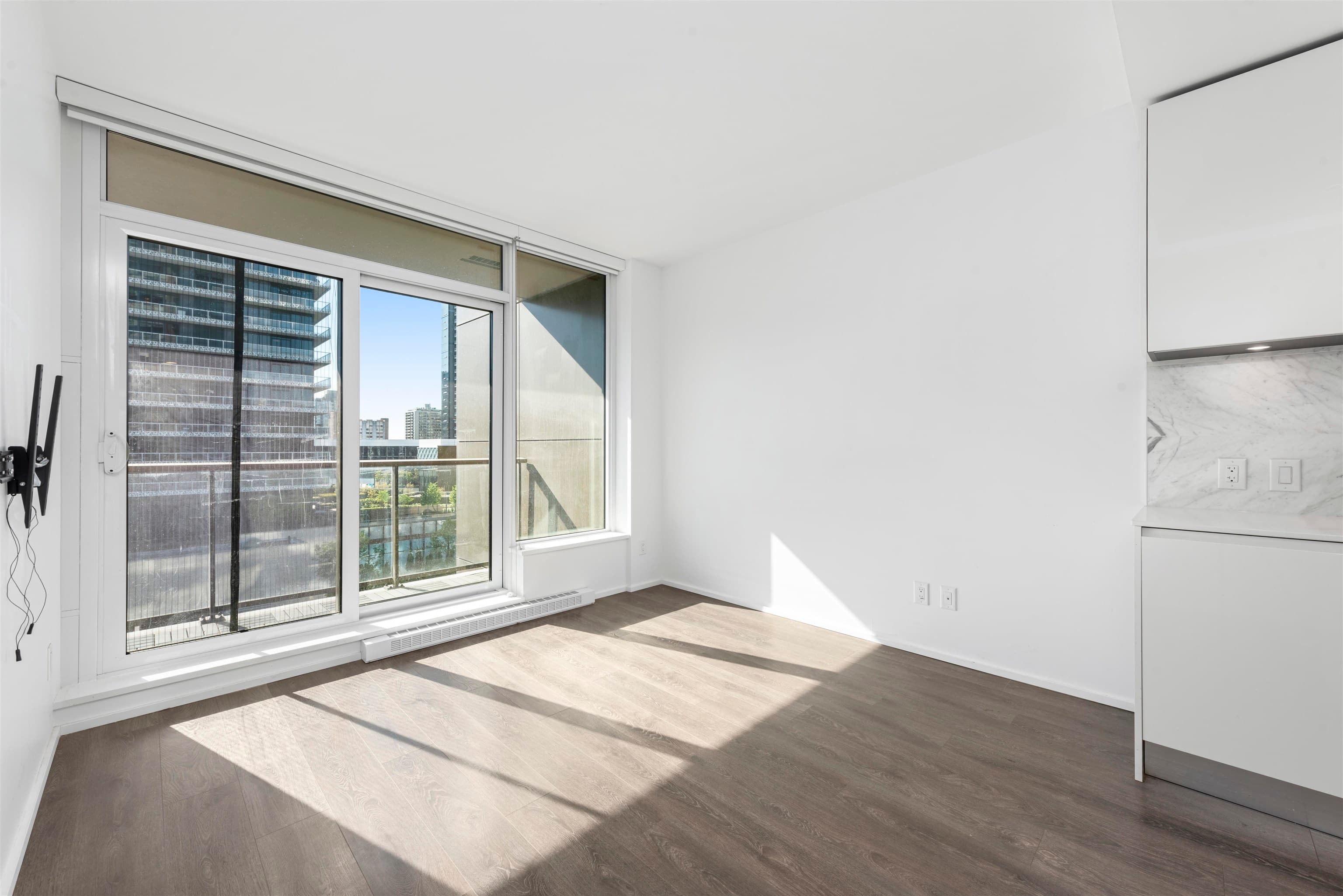 606 - 4650 Brentwood Boulevard, Burnaby, V5C 0M3 — photo 2