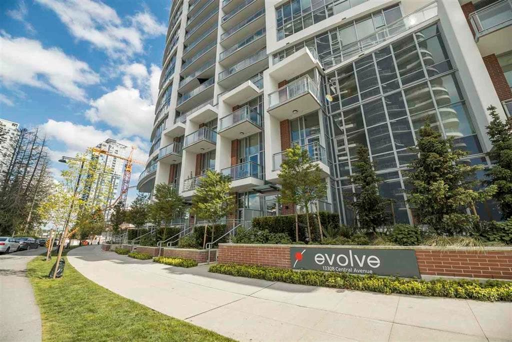 3201 - 13308 Central Avenue, Surrey, V3T 3Z1 — photo 2