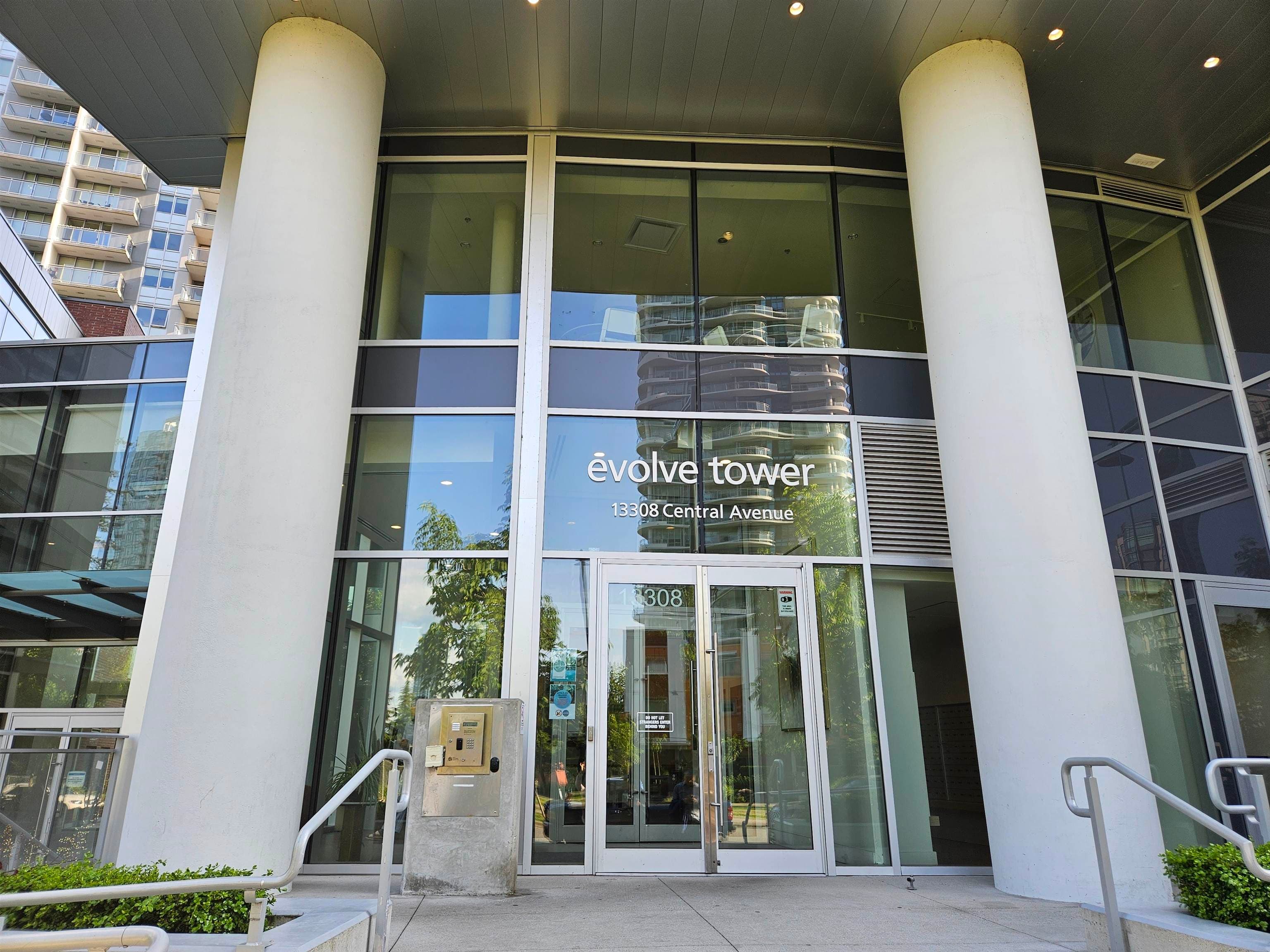 3201 - 13308 Central Avenue, Surrey, V3T 3Z1 — photo 3