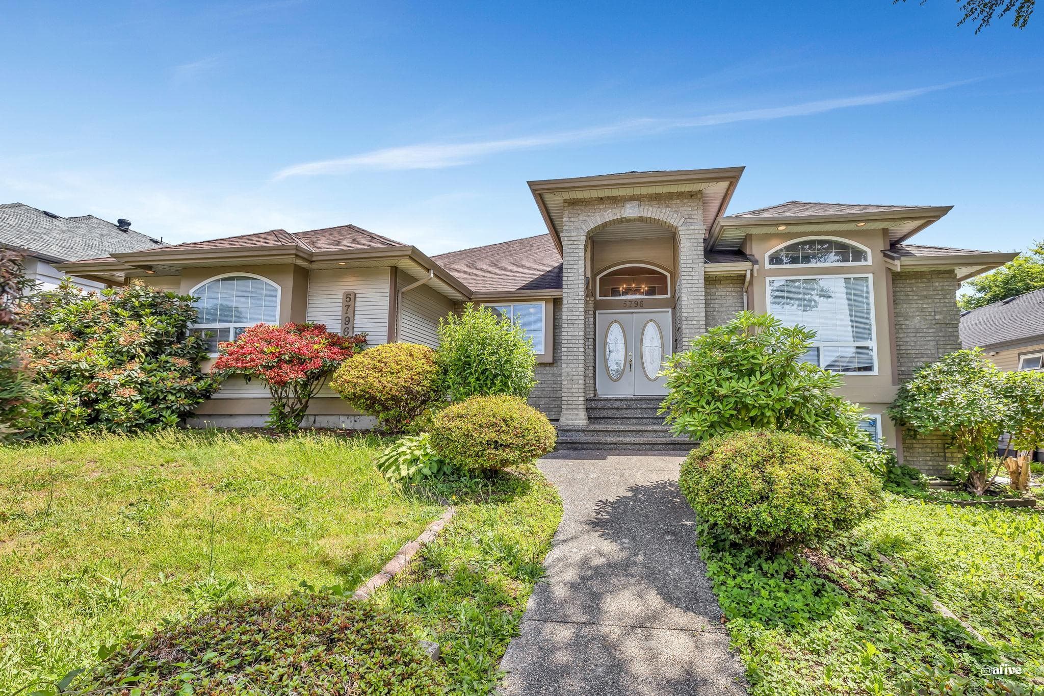 5796 168 Street, Surrey, V3S 3X6 — photo 2
