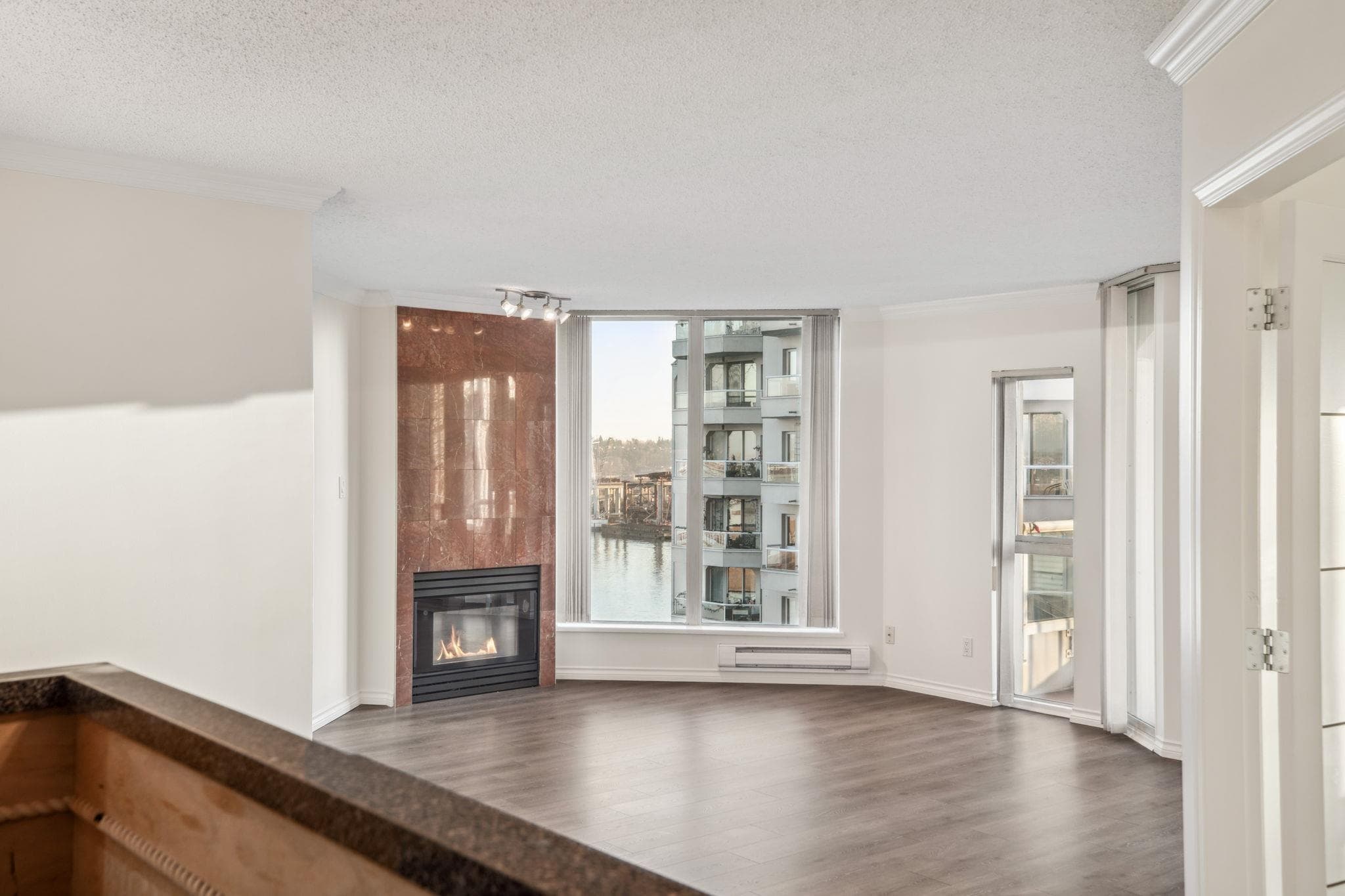 1506 - 71 Jamieson Court, New Westminster, V3L 5R4 — photo 2
