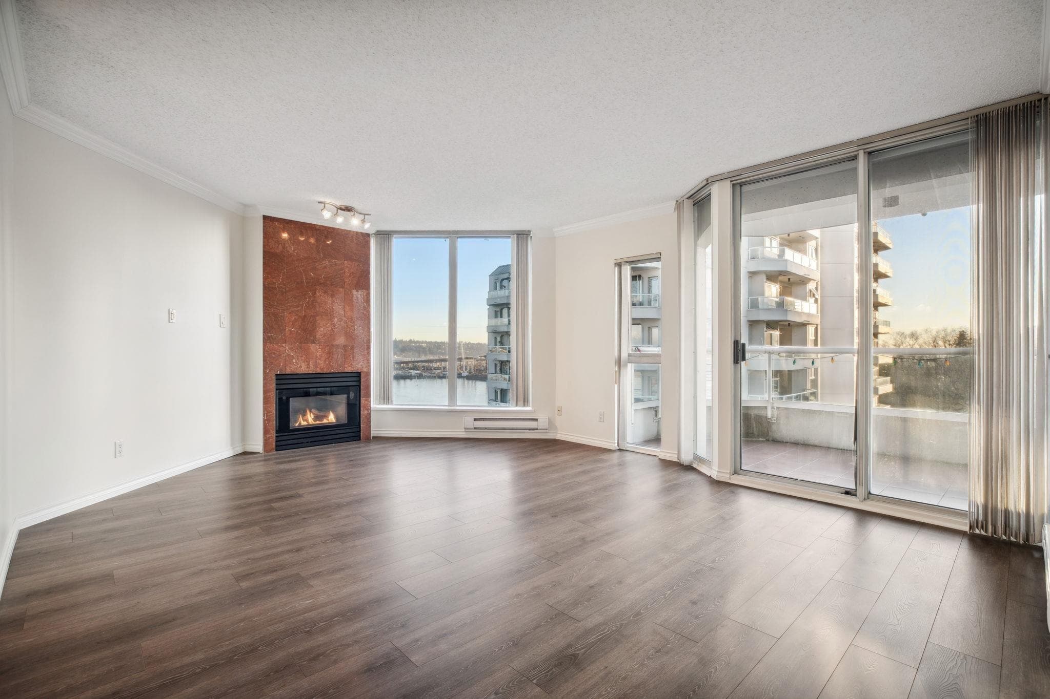 1506 - 71 Jamieson Court, New Westminster, V3L 5R4 — photo 4
