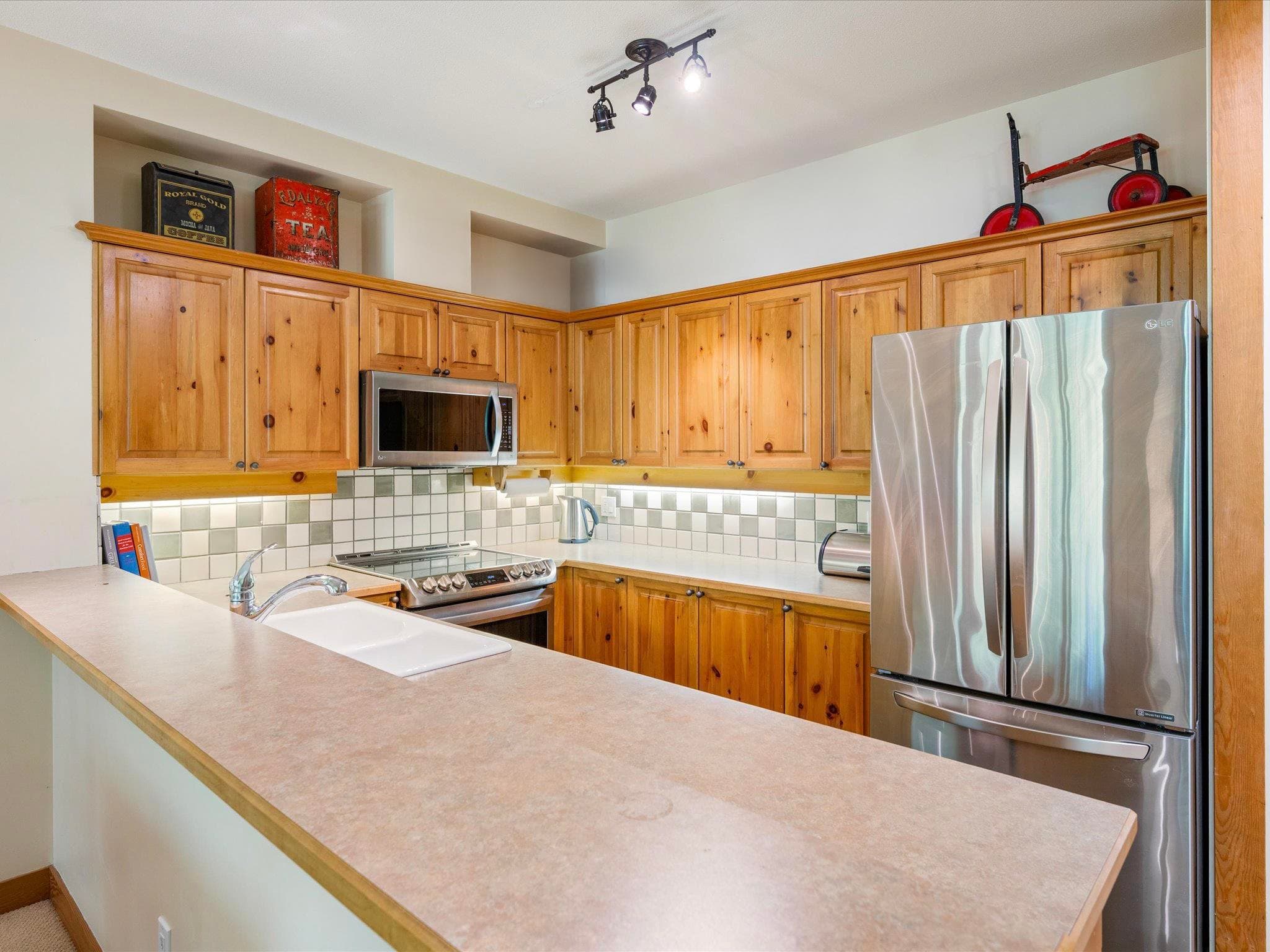 3 - 4668 Blackcomb Way, Whistler, V8E 0Z2 — photo 5