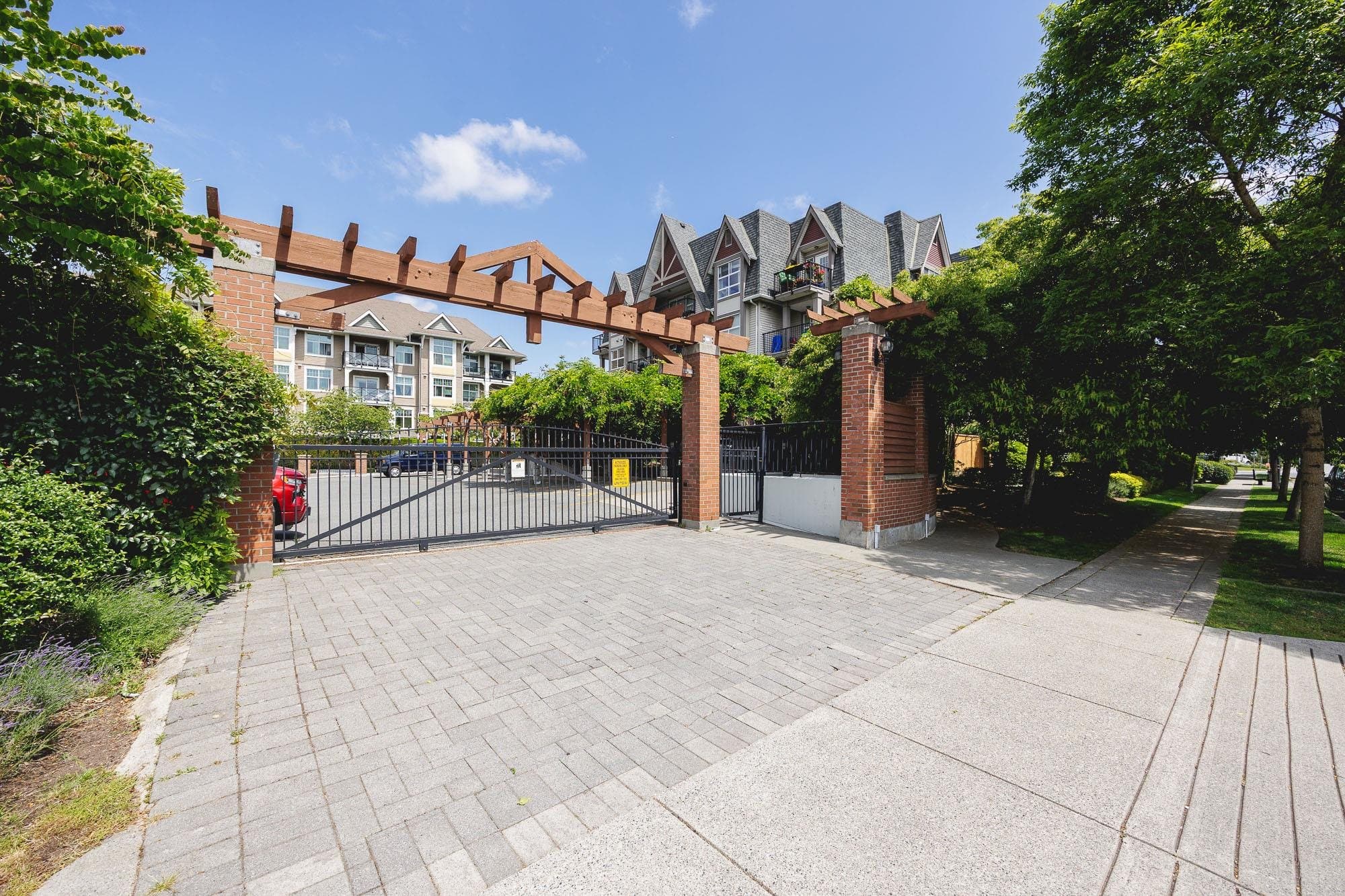213 - 17769 57 Avenue, Surrey, V3S 1H1 — photo 3