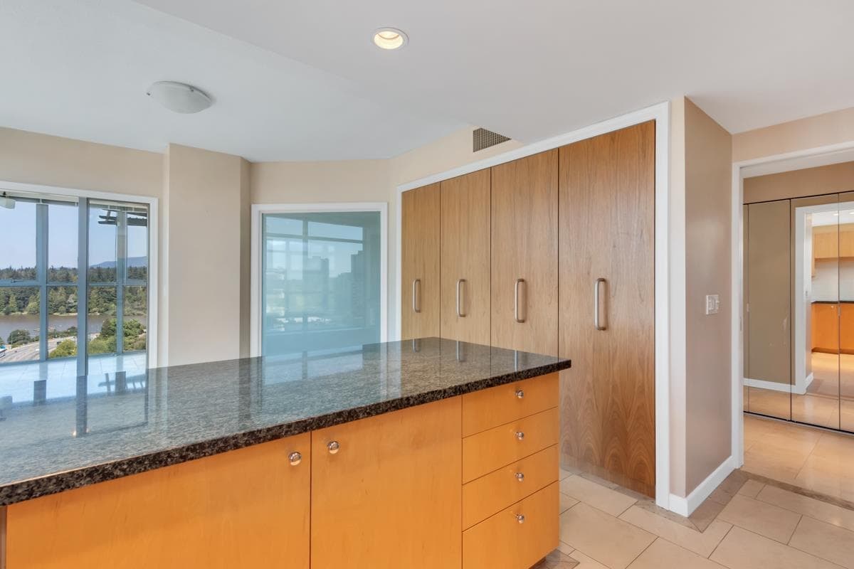 1303 - 1790 Bayshore Drive, Vancouver, V6G 3G5 — photo 3
