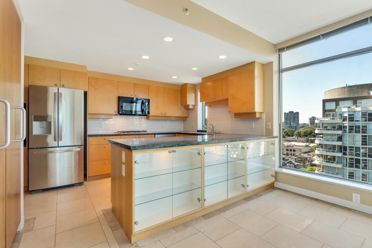 1303 - 1790 Bayshore Drive, Vancouver, V6G 3G5 — photo 4