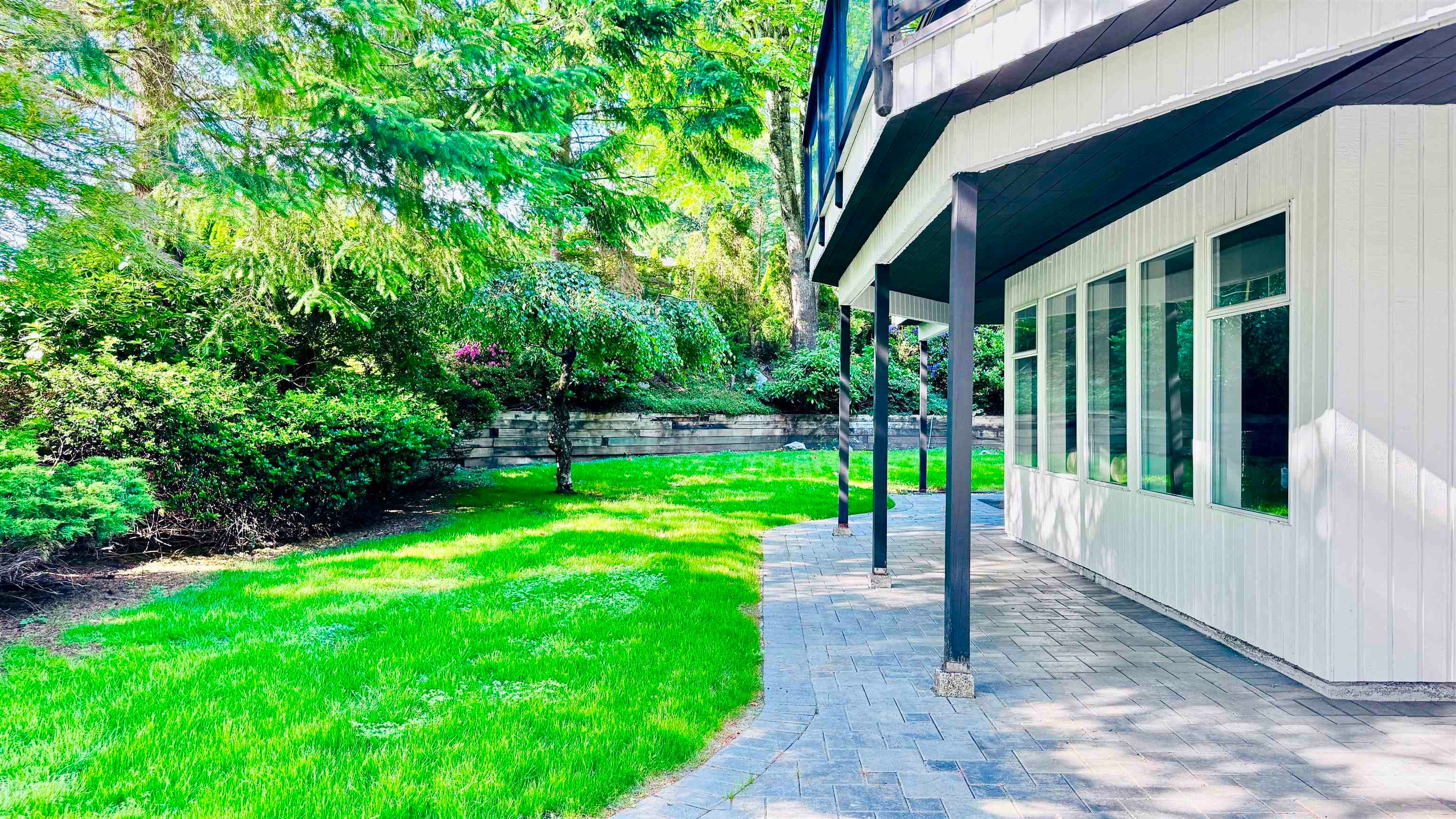 8515 Ansell Place, West Vancouver, V7W 2W3 — photo 2