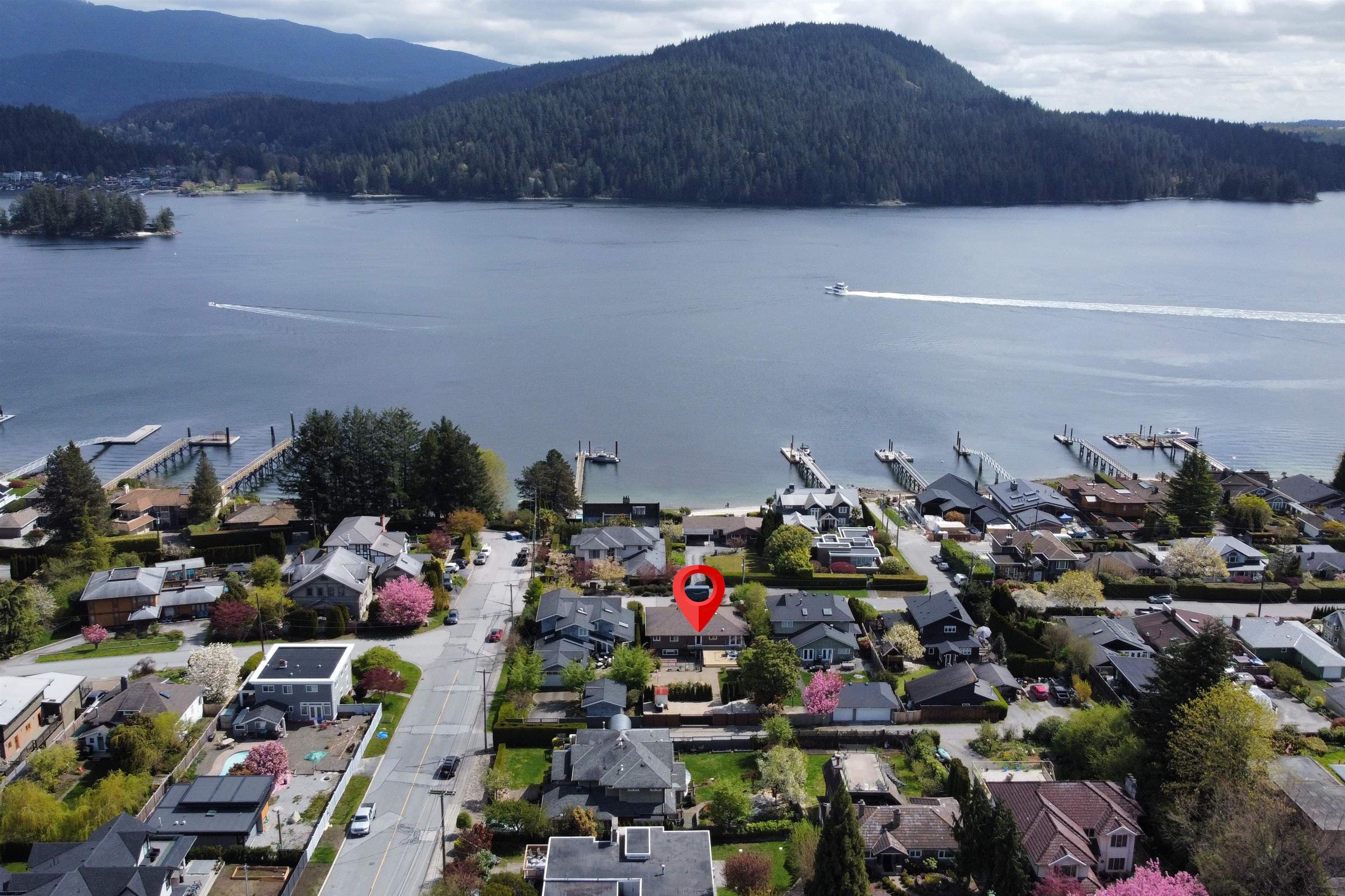 463 Beachview Drive, North Vancouver