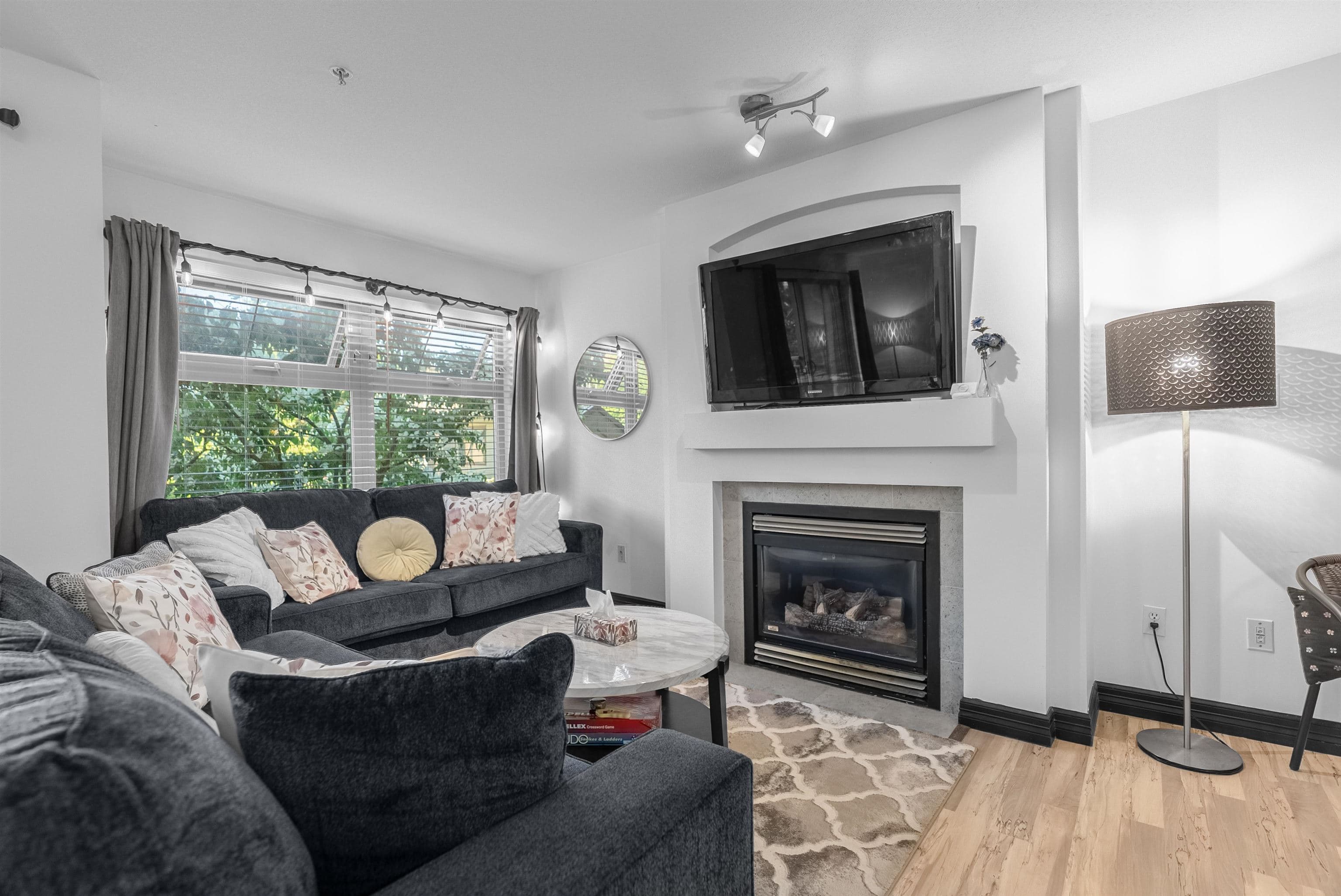 201 - 15220 Guildford Drive, Surrey, V3R 0Y6 — photo 2