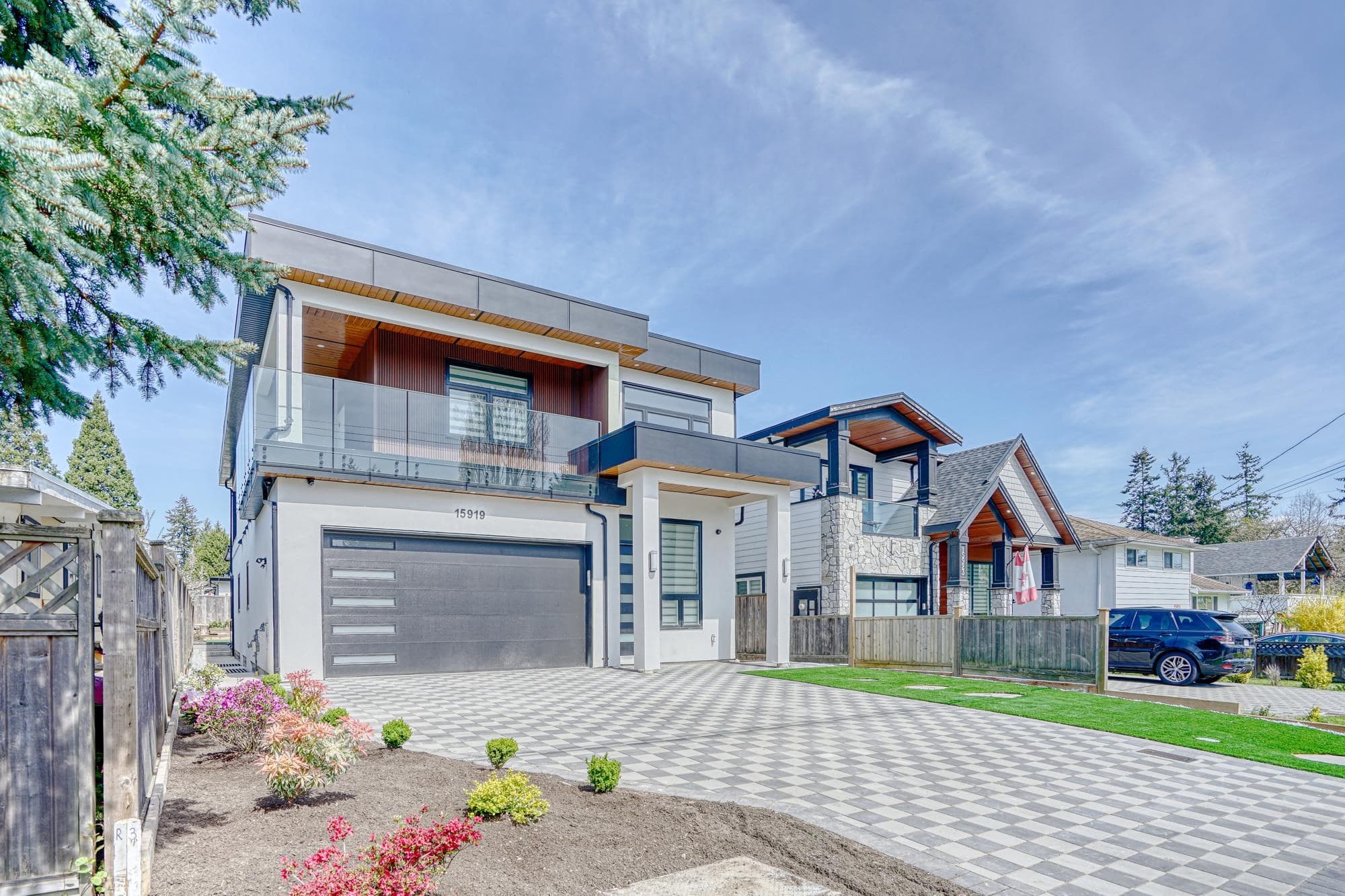 15919 Russell Avenue, White Rock, V4B 2S6 — photo 2