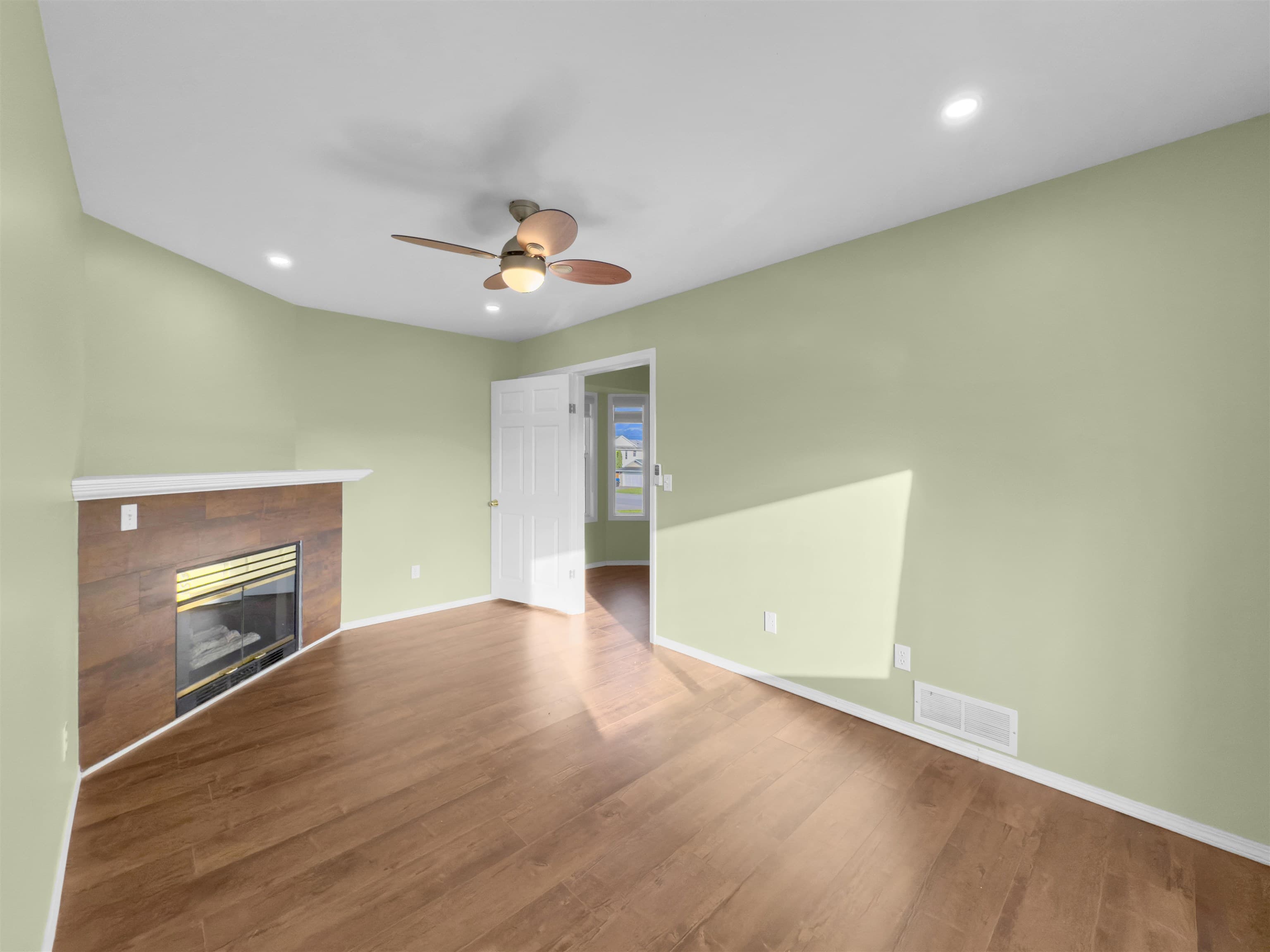 7 - 46209 Cessna Drive, Chilliwack, V2P 1A7 — photo 3