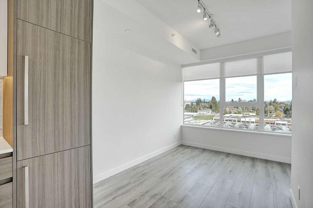 1202 - 10626 City Parkway, Surrey, V3T 0S3 — photo 4