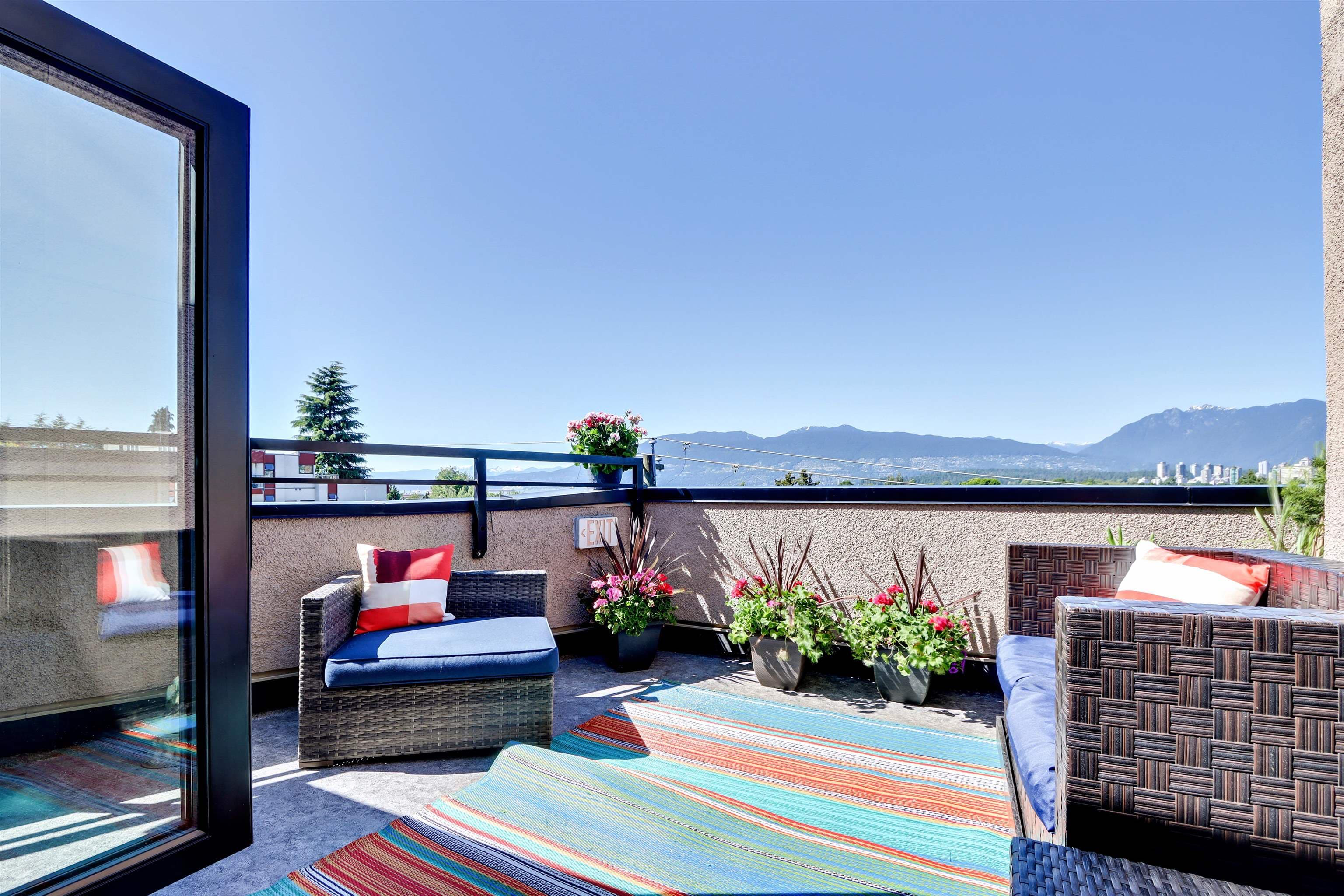 11 - 2083 W 3rd Avenue, Vancouver