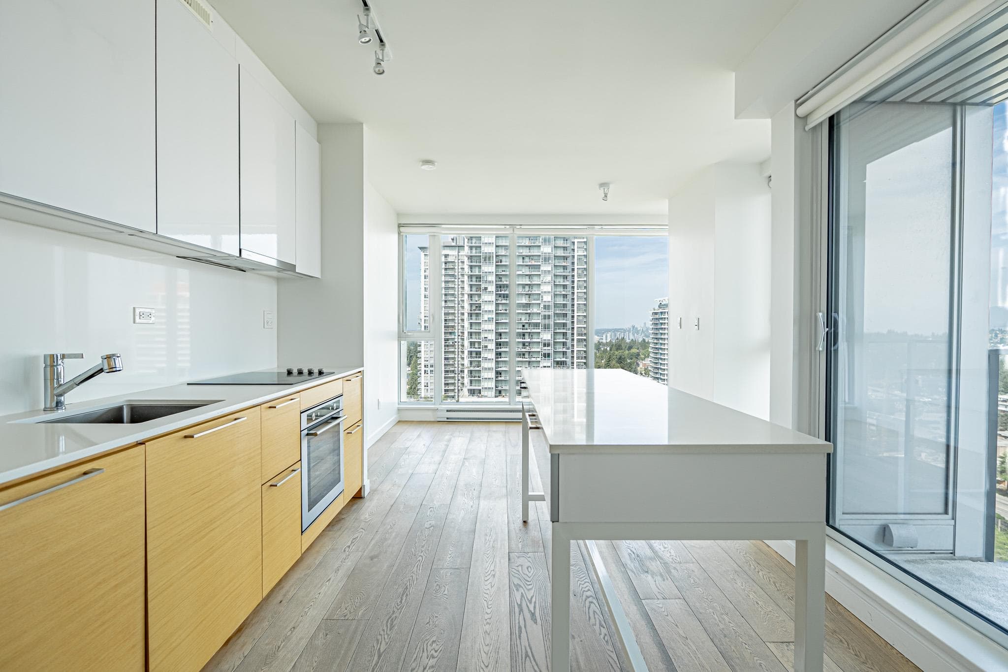 2606 - 13438 Central Avenue, Surrey, V3T 0N2 — photo 3