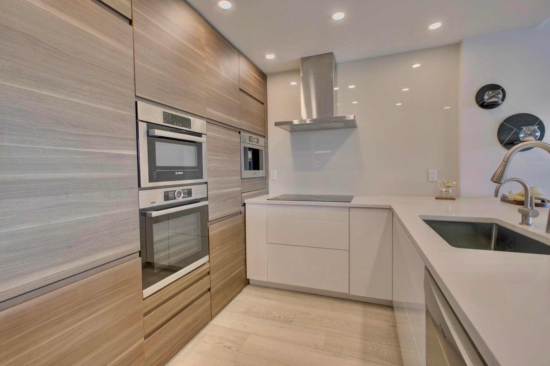 1403 - 1065 Quayside Drive, New Westminster, V3M 1C5 — photo 4