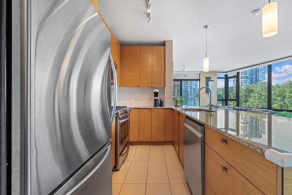 704 - 110 Brew Street, Port Moody, V3H 0E4 — photo 3