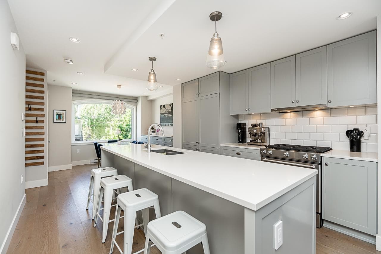 4320 Knight Street, Vancouver